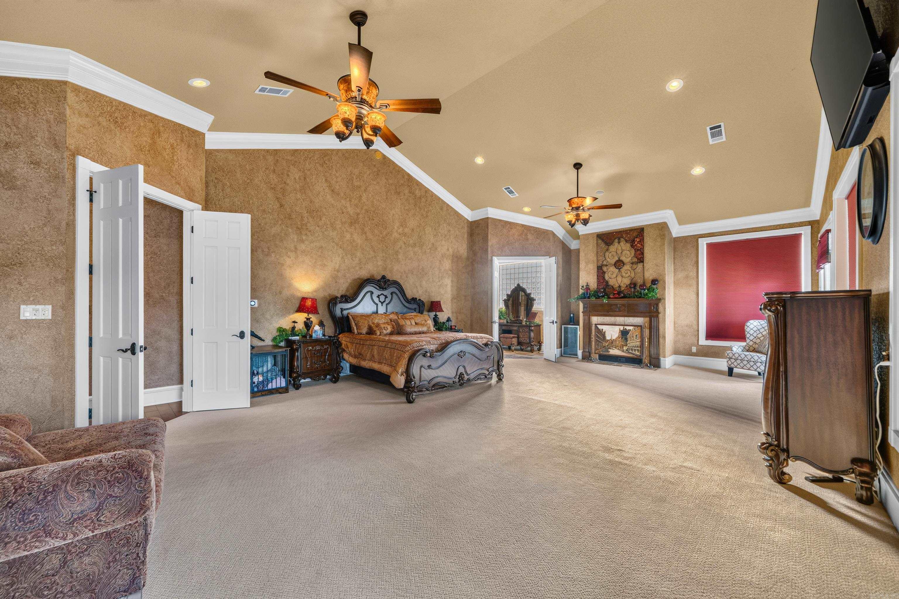 PARADISE LAKE VILLAGE TOWNHOME - Residential