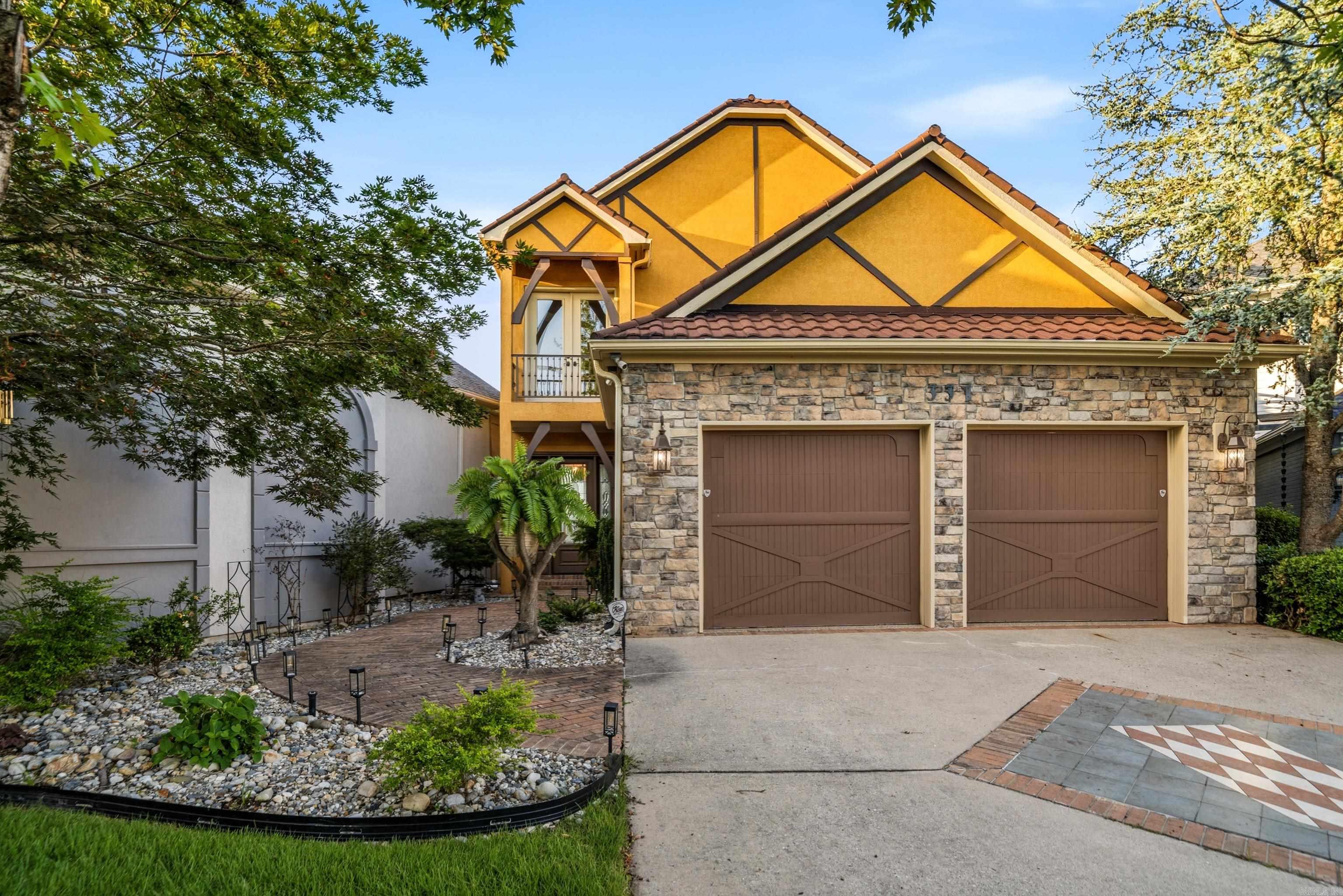 PARADISE LAKE VILLAGE TOWNHOME - Residential