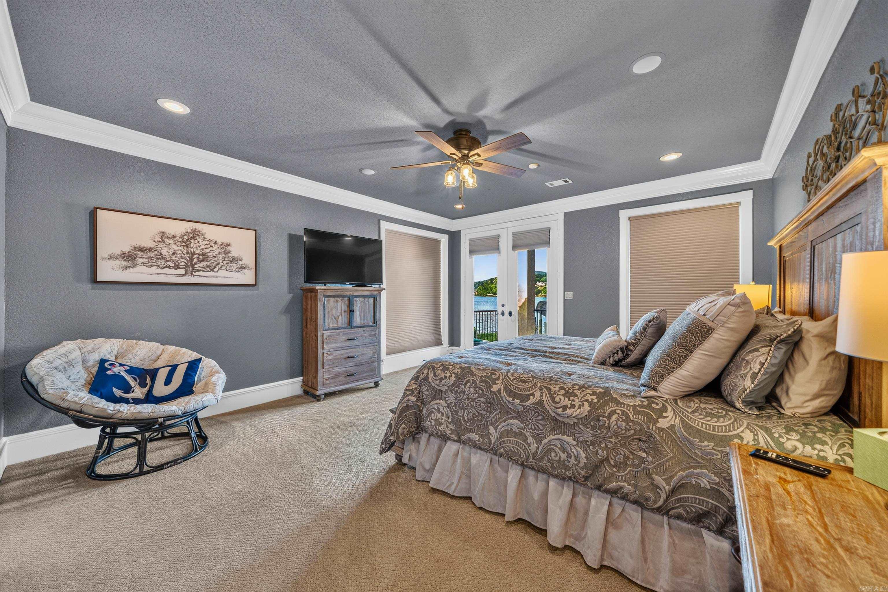 PARADISE LAKE VILLAGE TOWNHOME - Residential