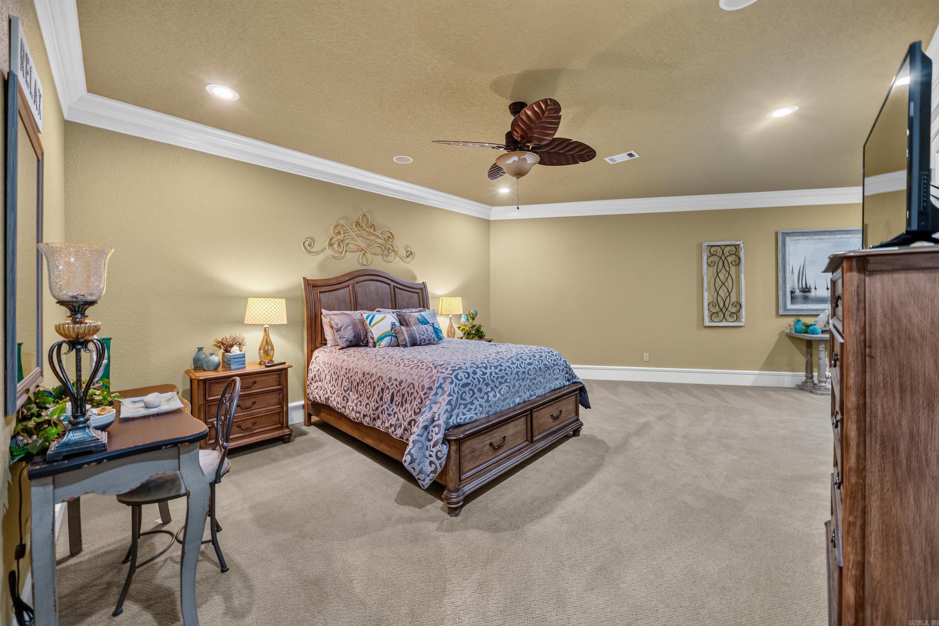 PARADISE LAKE VILLAGE TOWNHOME - Residential