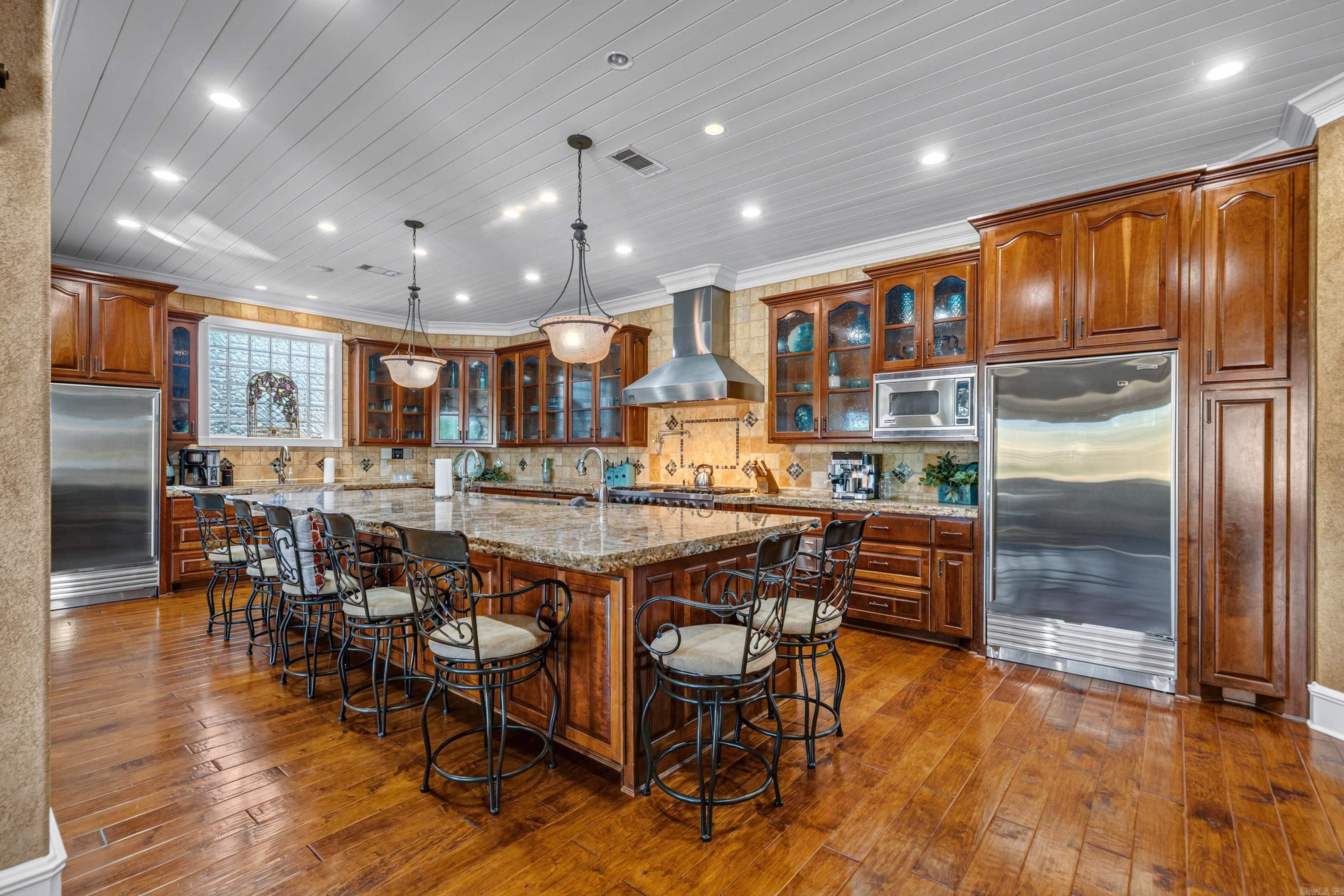PARADISE LAKE VILLAGE TOWNHOME - Residential