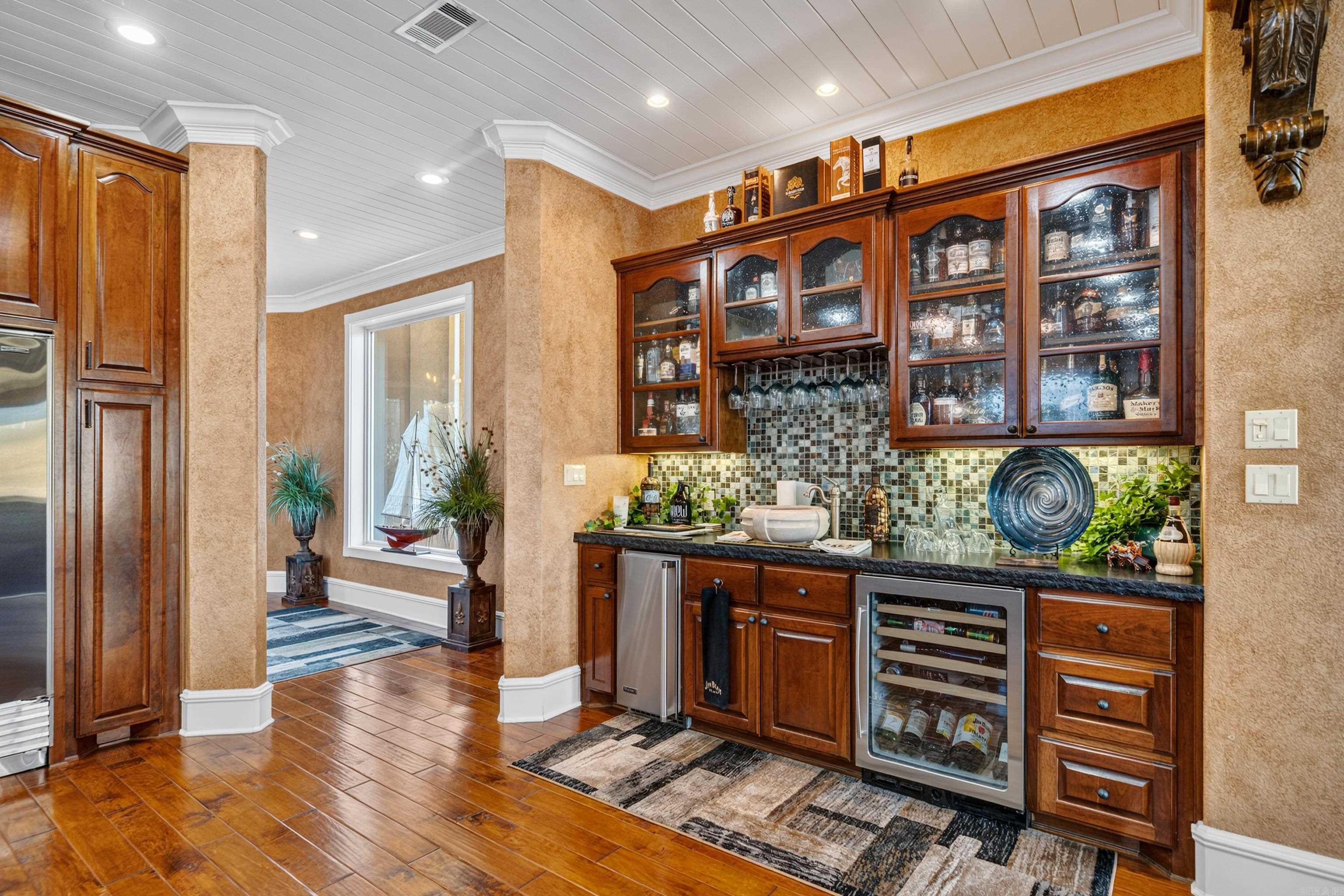 PARADISE LAKE VILLAGE TOWNHOME - Residential