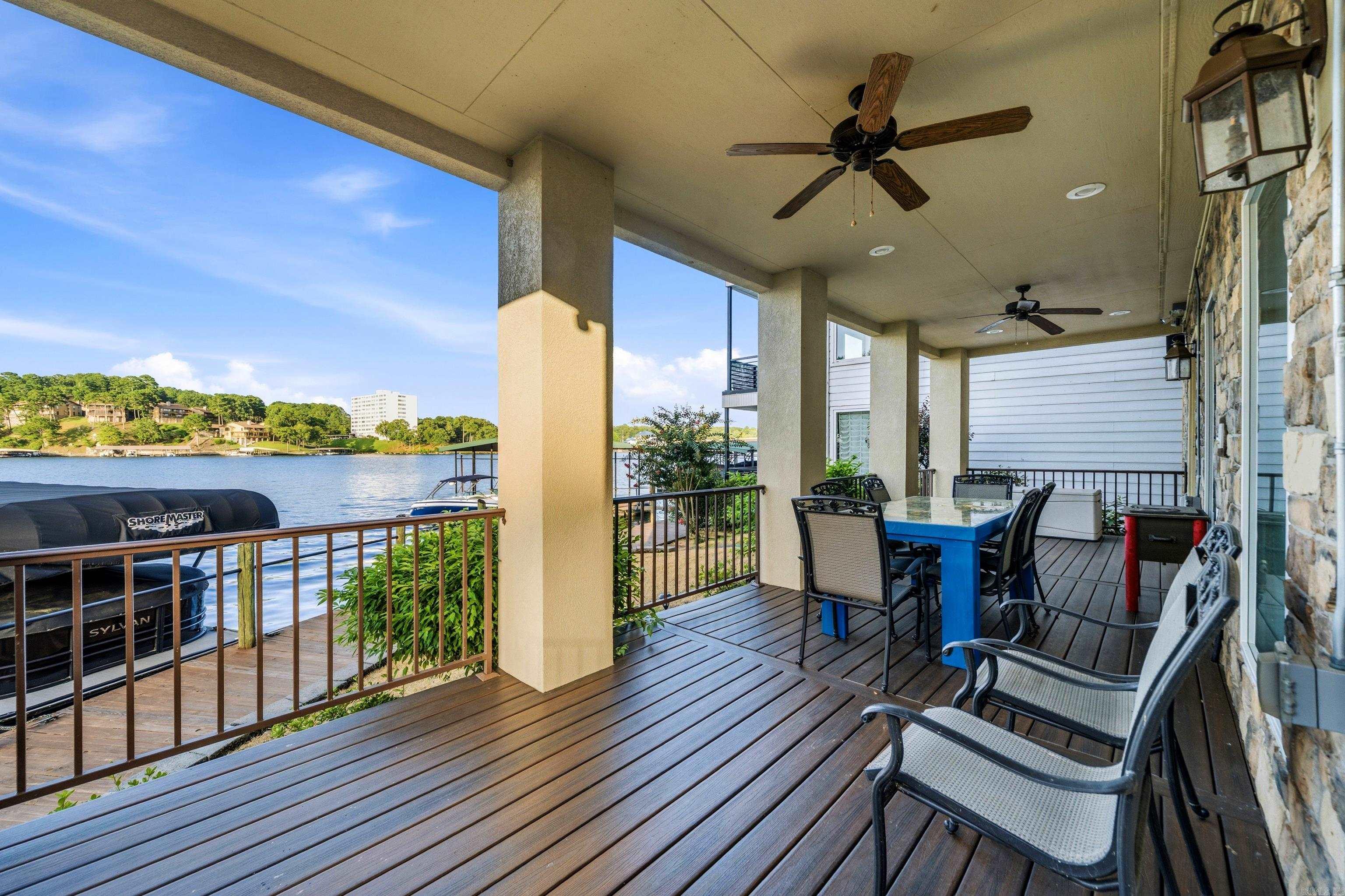PARADISE LAKE VILLAGE TOWNHOME - Residential