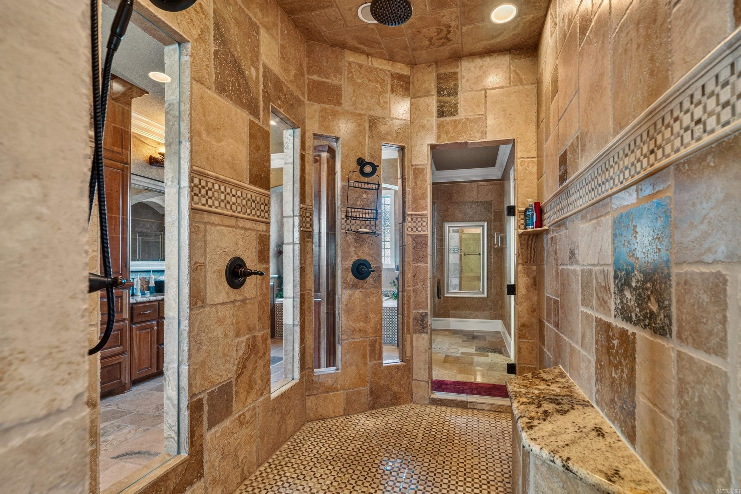 PARADISE LAKE VILLAGE TOWNHOME - Residential