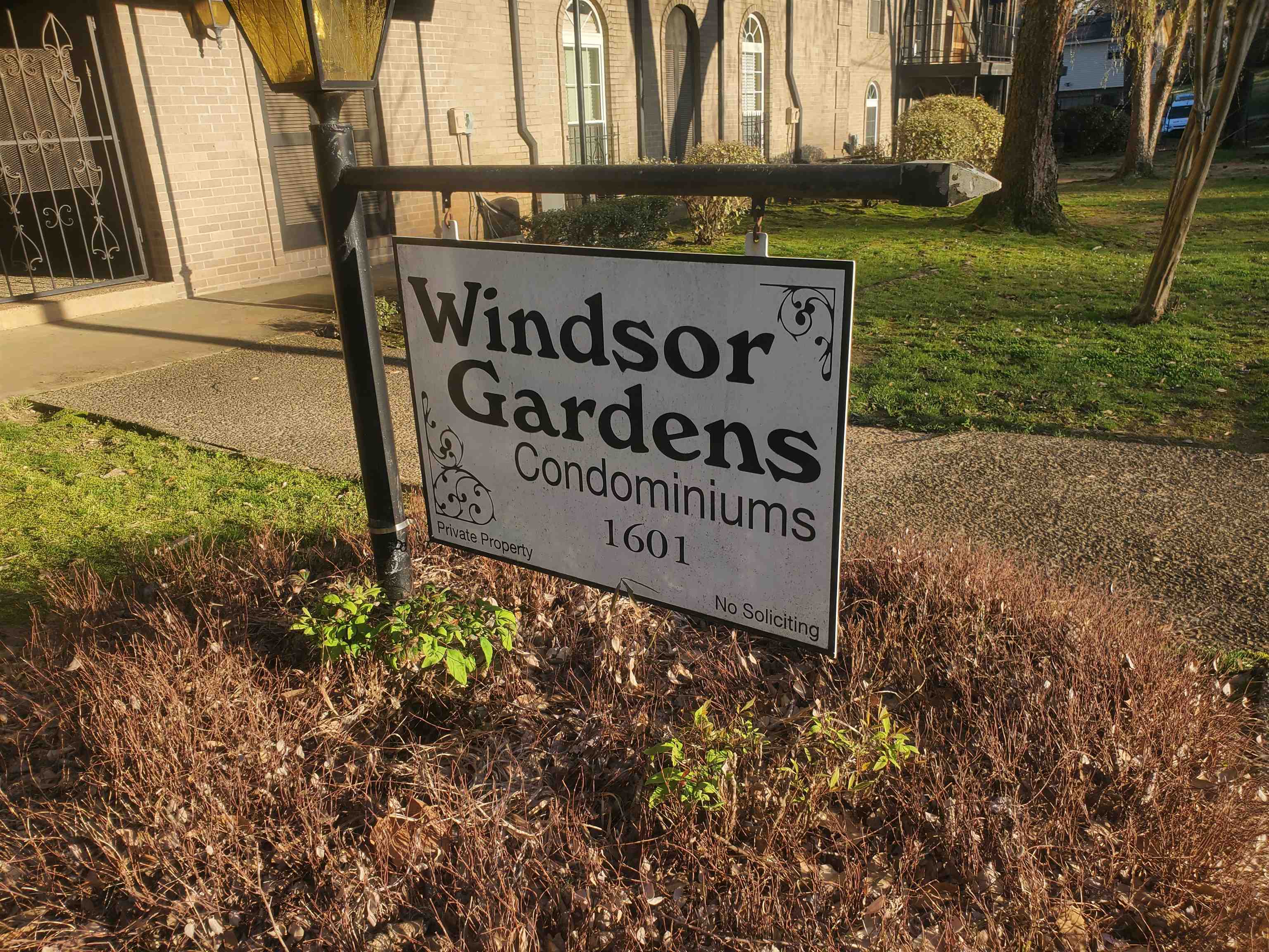 WINDSOR GARDENS CONDOMINIUMS - Residential