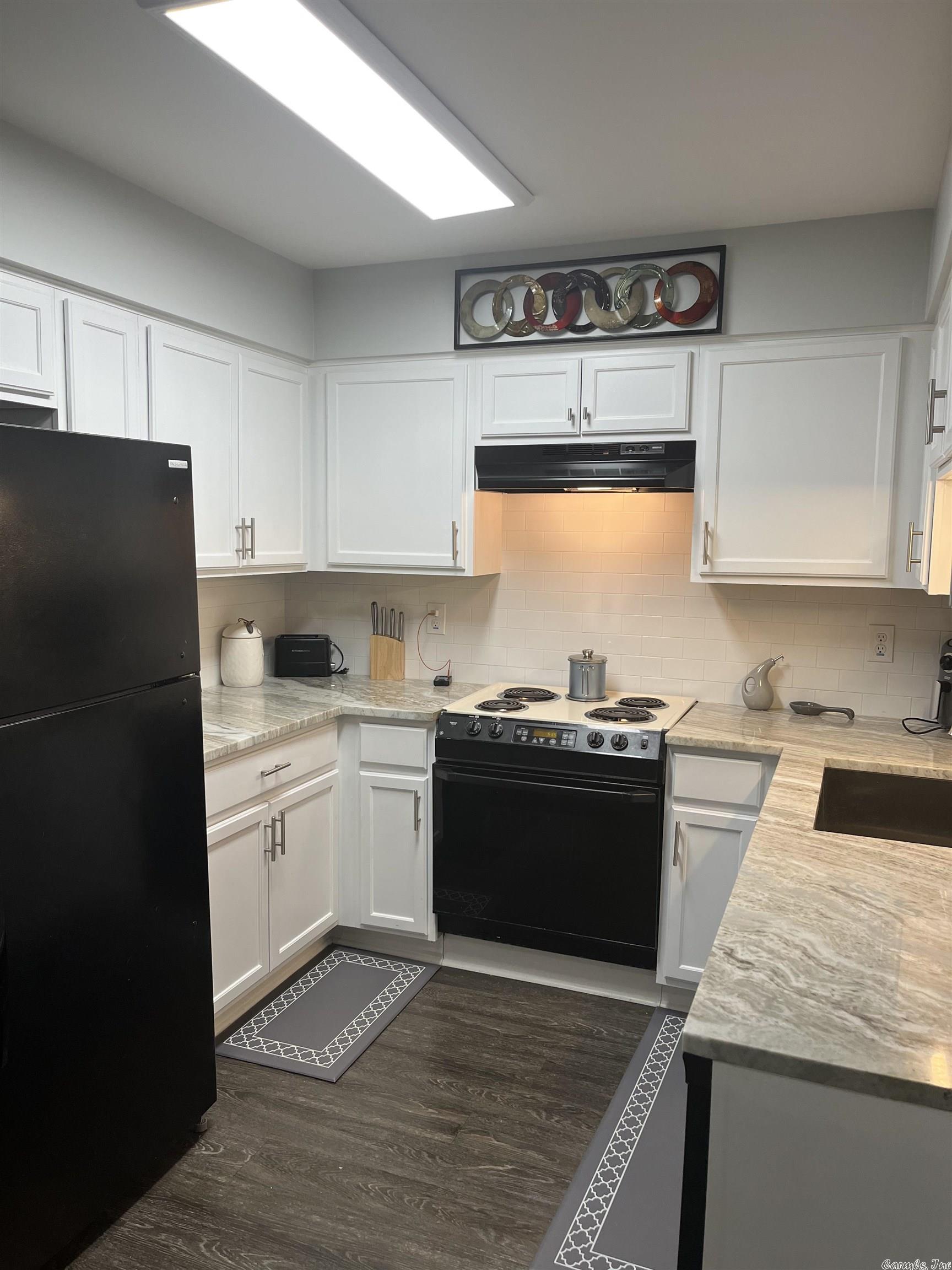 WINDSOR GARDENS CONDOMINIUMS - Residential