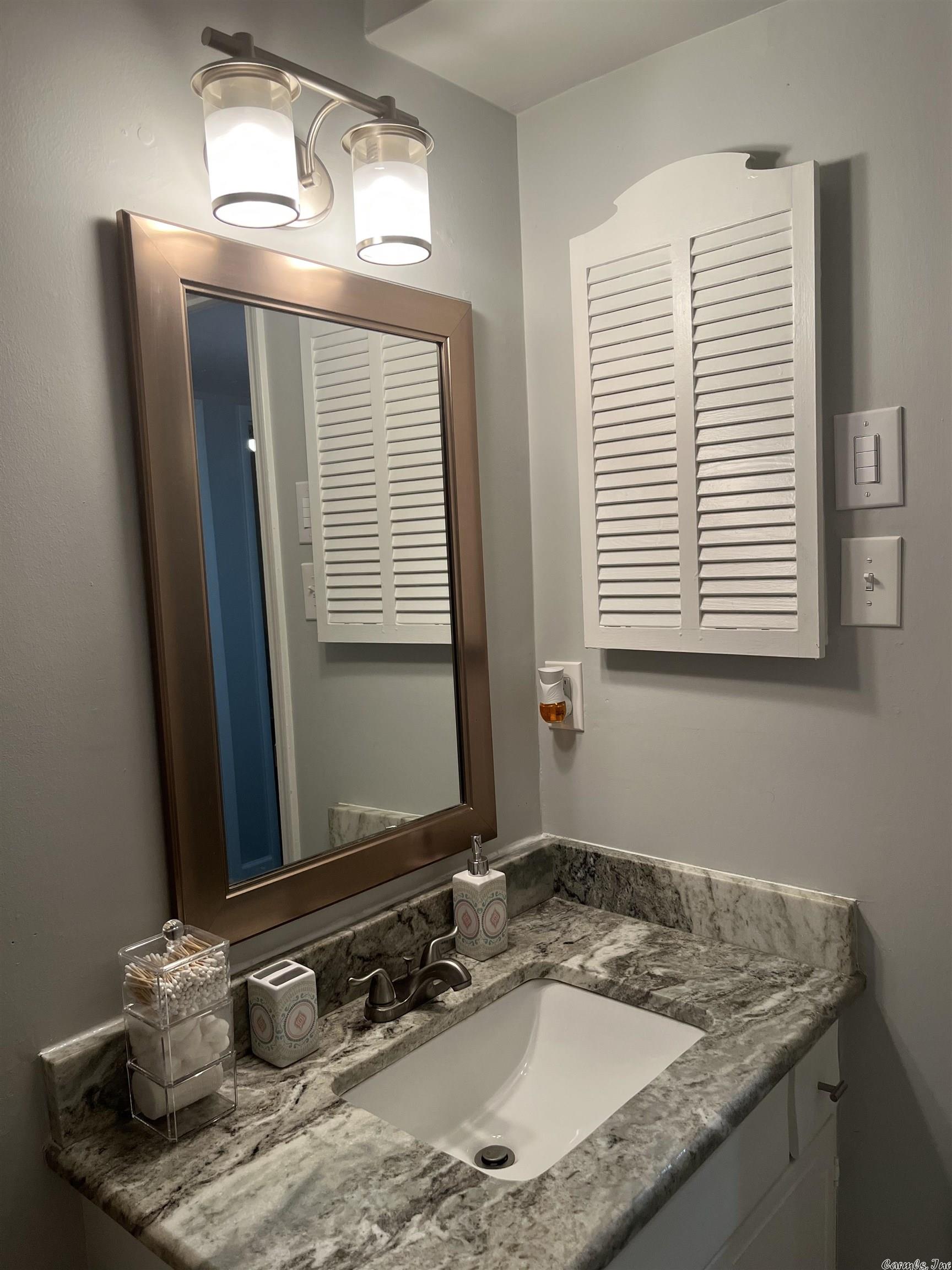 WINDSOR GARDENS CONDOMINIUMS - Residential