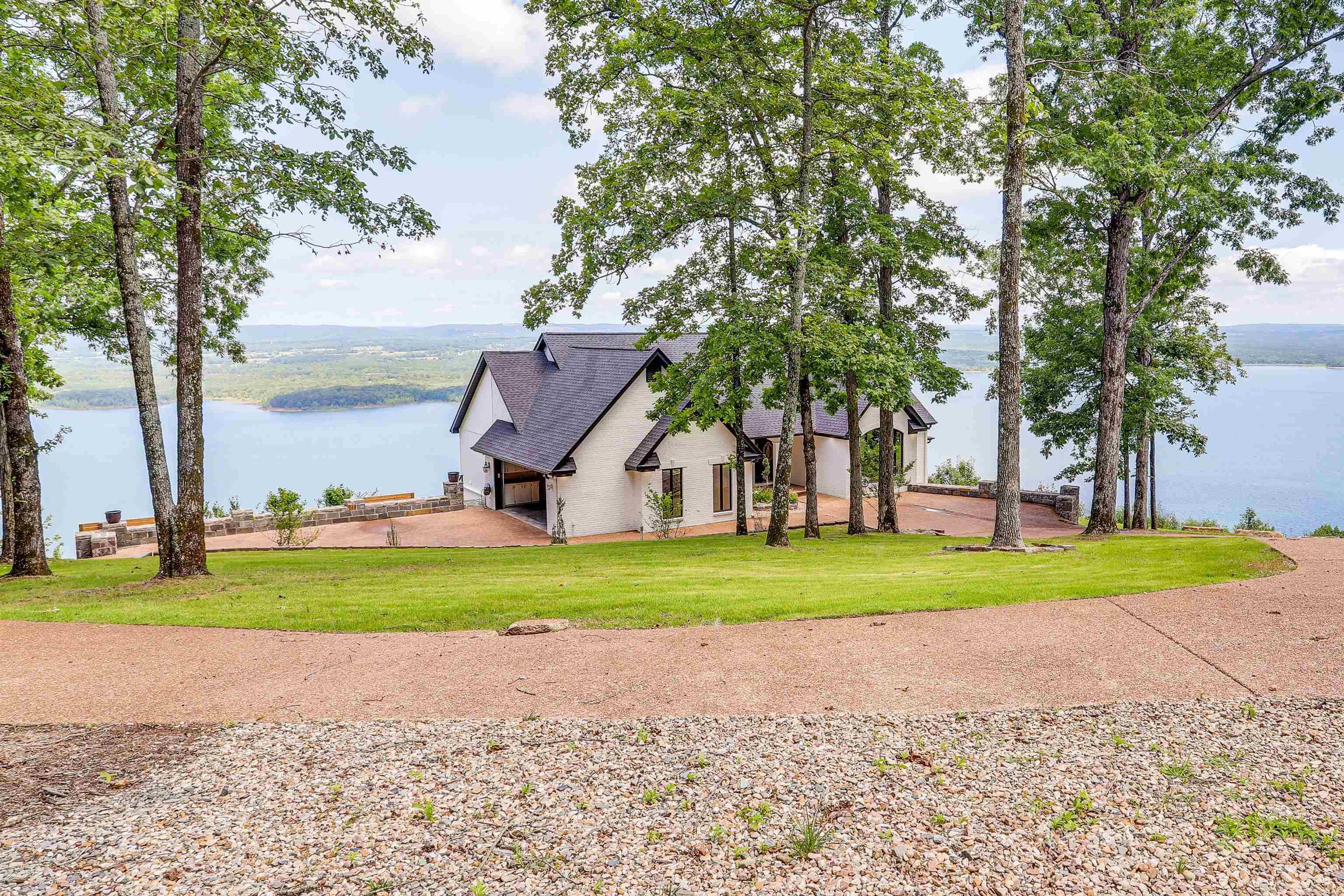 DIAMOND BLUFF ESTATES - Residential