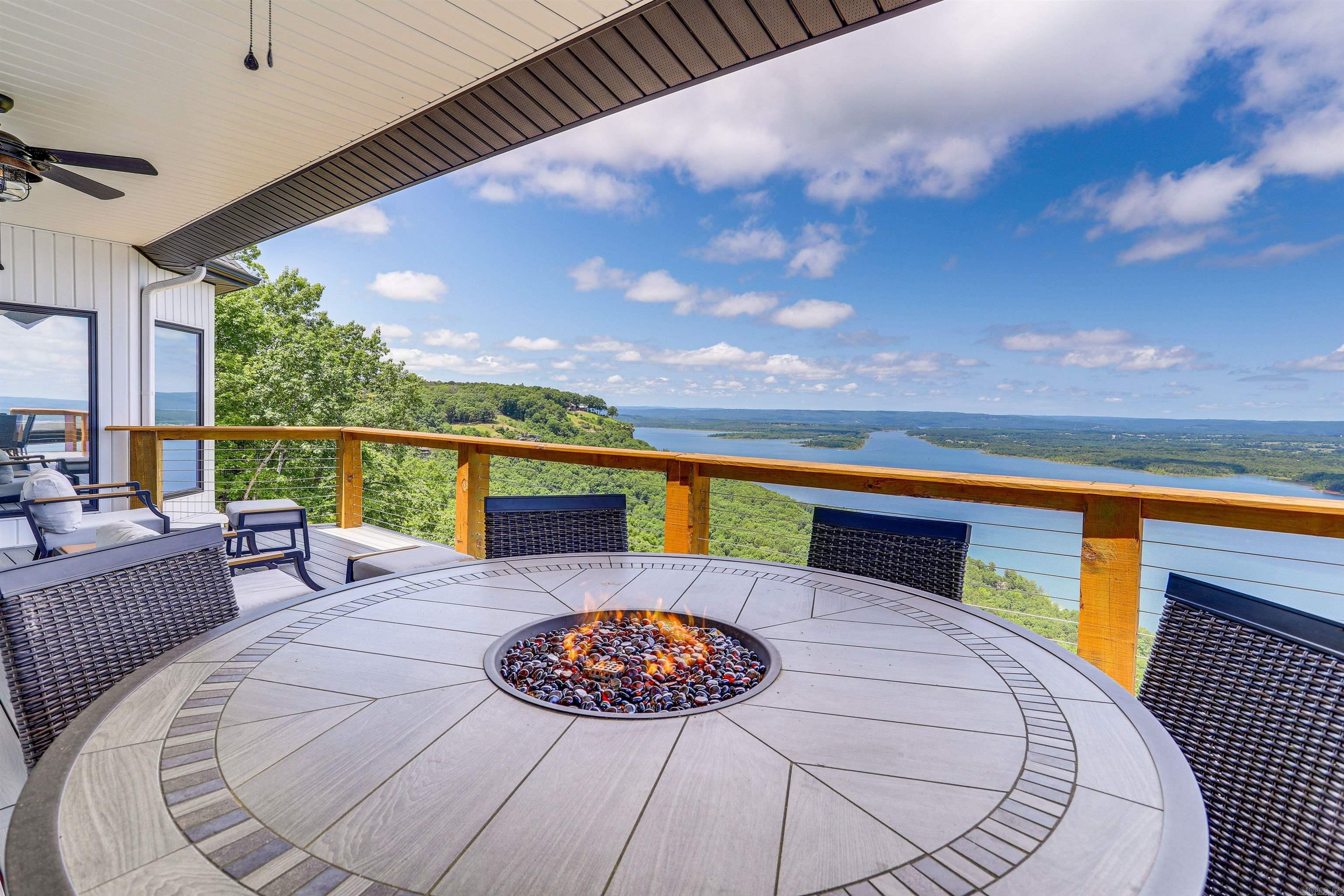 DIAMOND BLUFF ESTATES - Residential