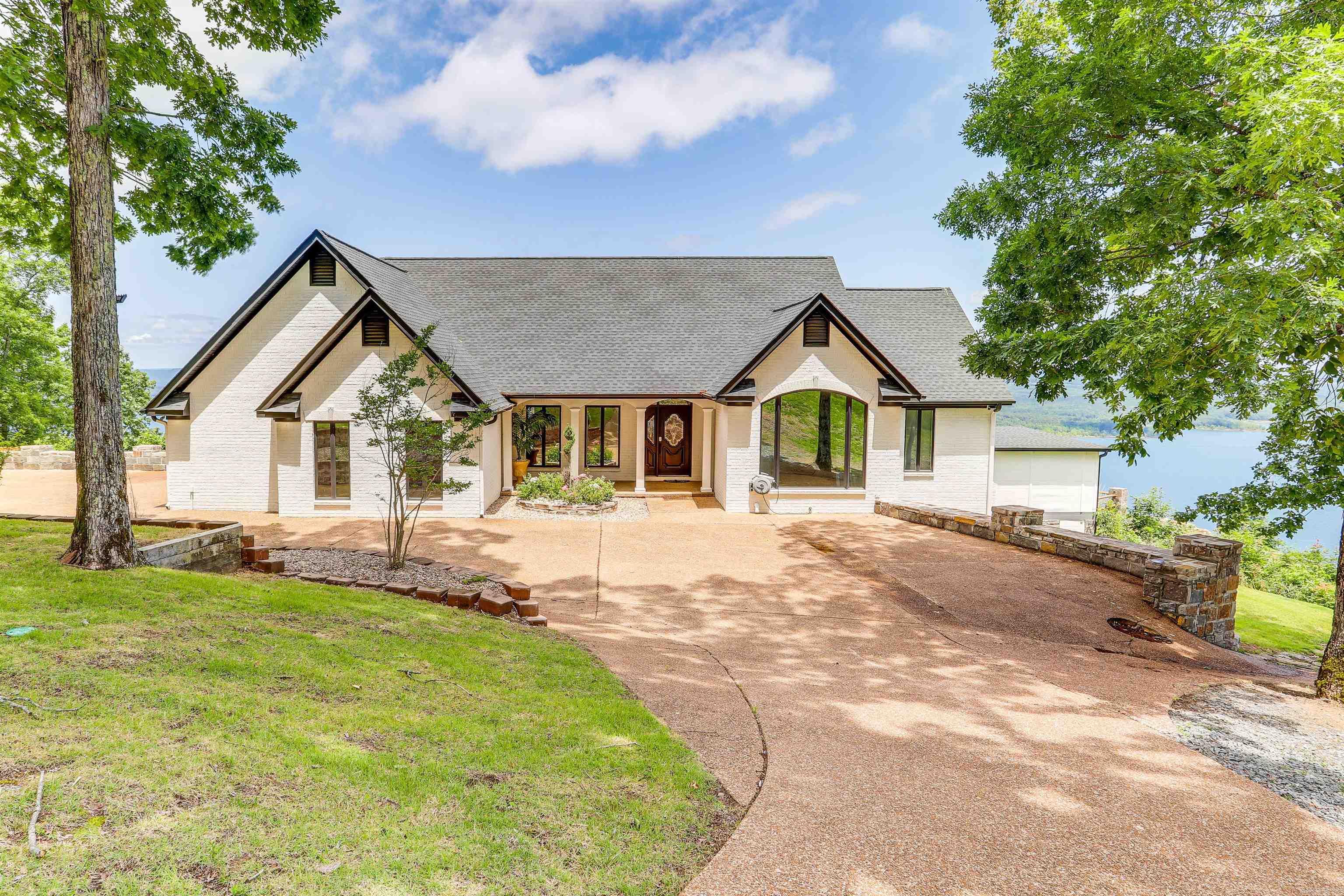 DIAMOND BLUFF ESTATES - Residential
