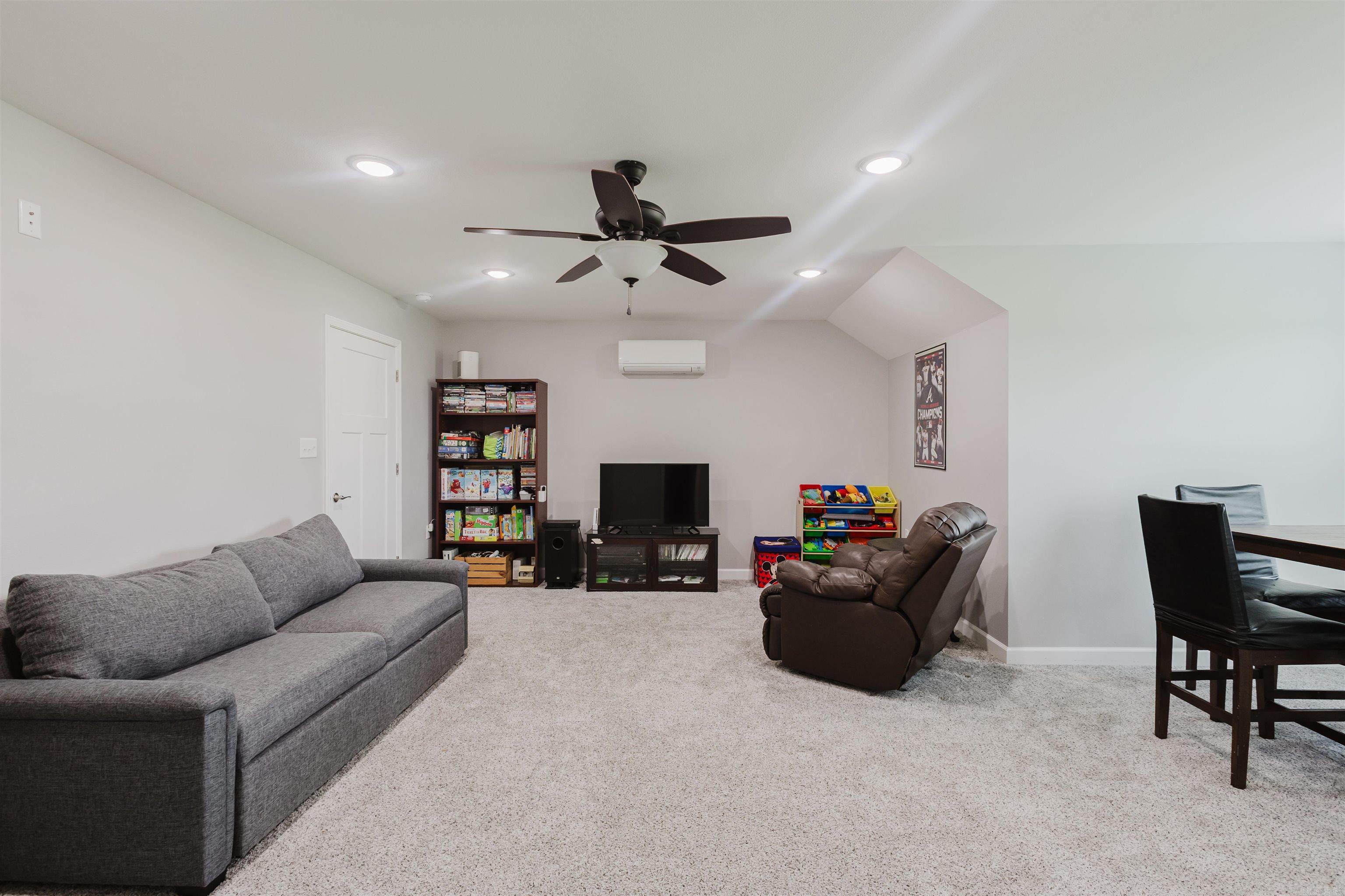 Saddle Creek - Residential