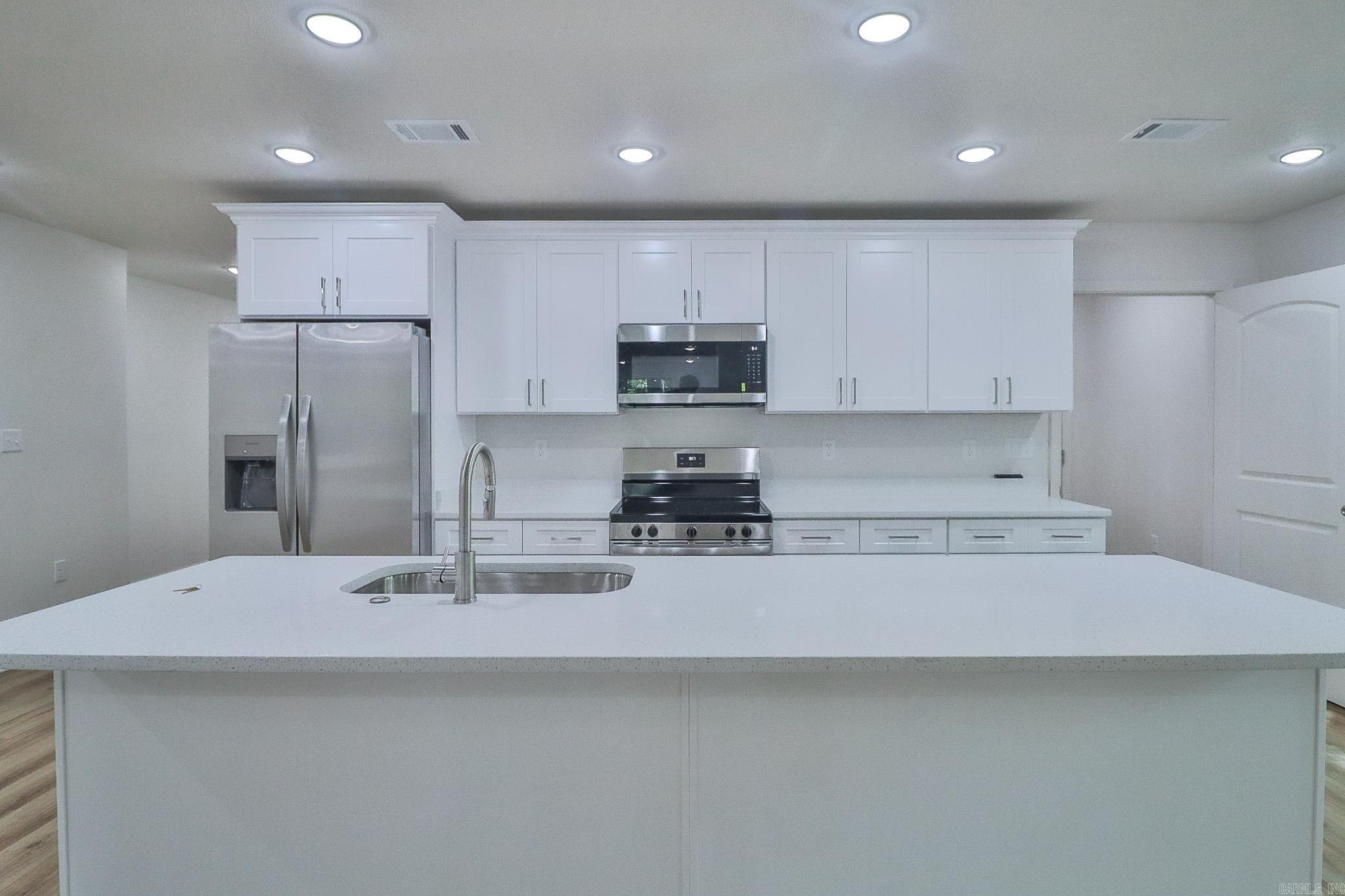 HUNTERS RUN ADDITION - Residential