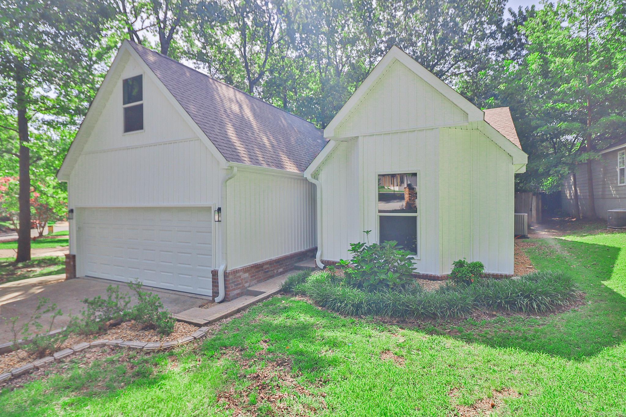 HUNTERS RUN ADDITION - Residential
