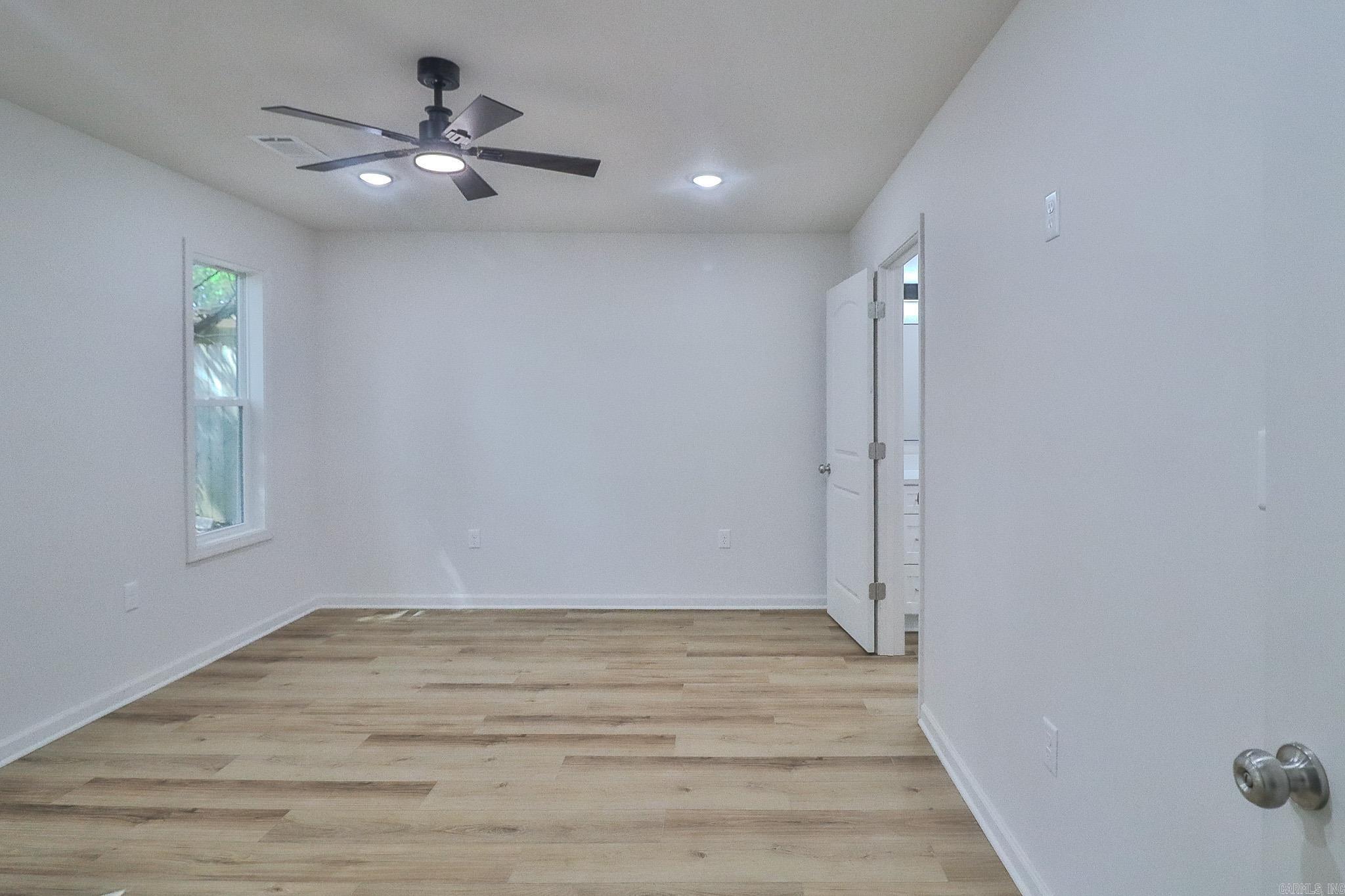 HUNTERS RUN ADDITION - Residential