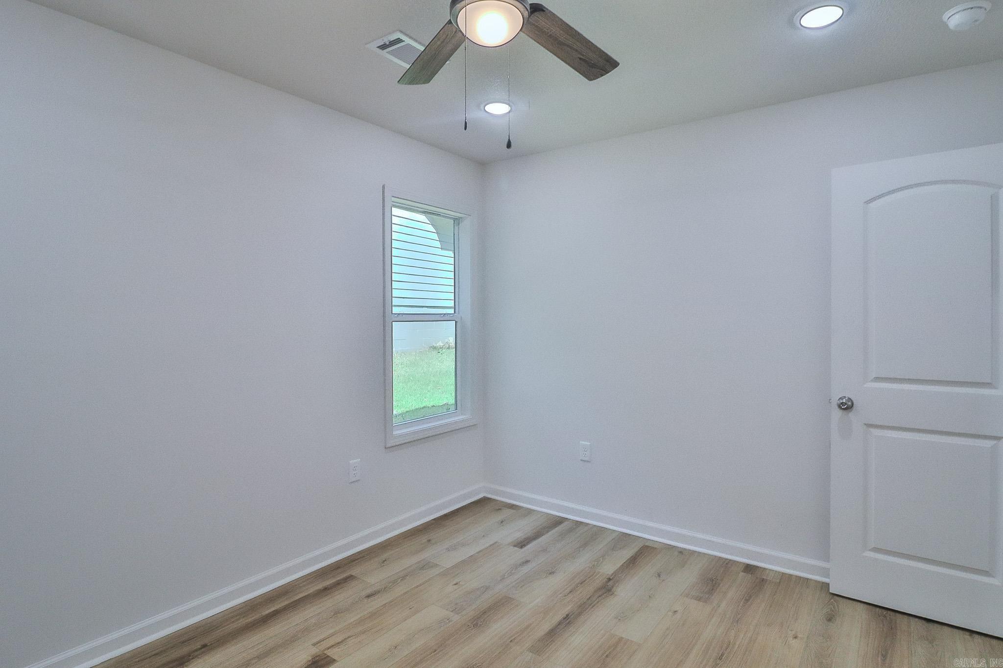 HUNTERS RUN ADDITION - Residential