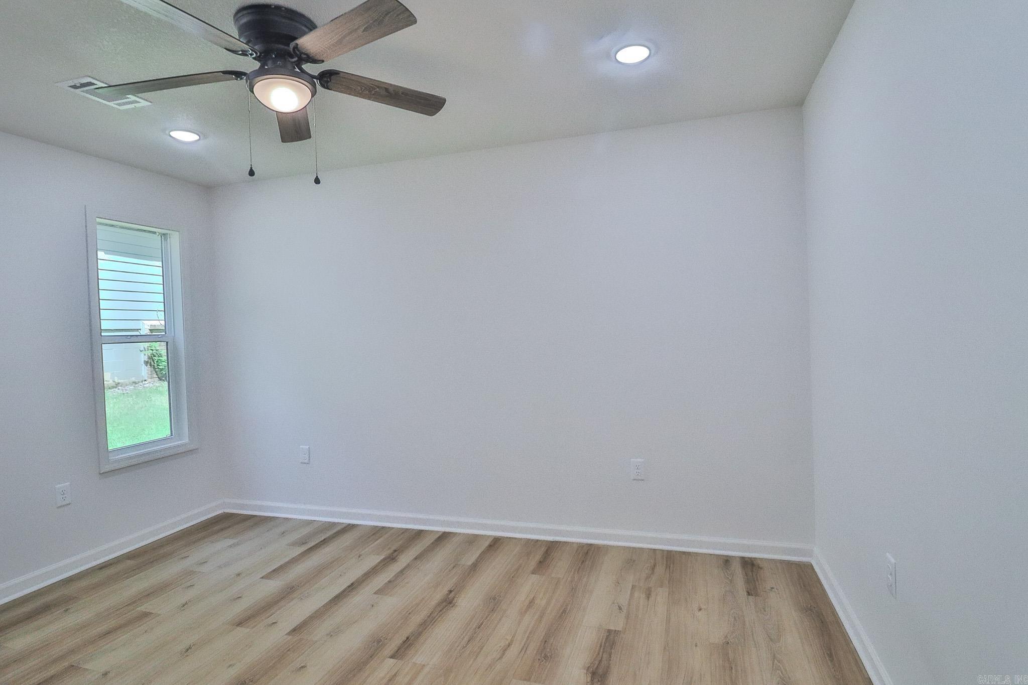 HUNTERS RUN ADDITION - Residential