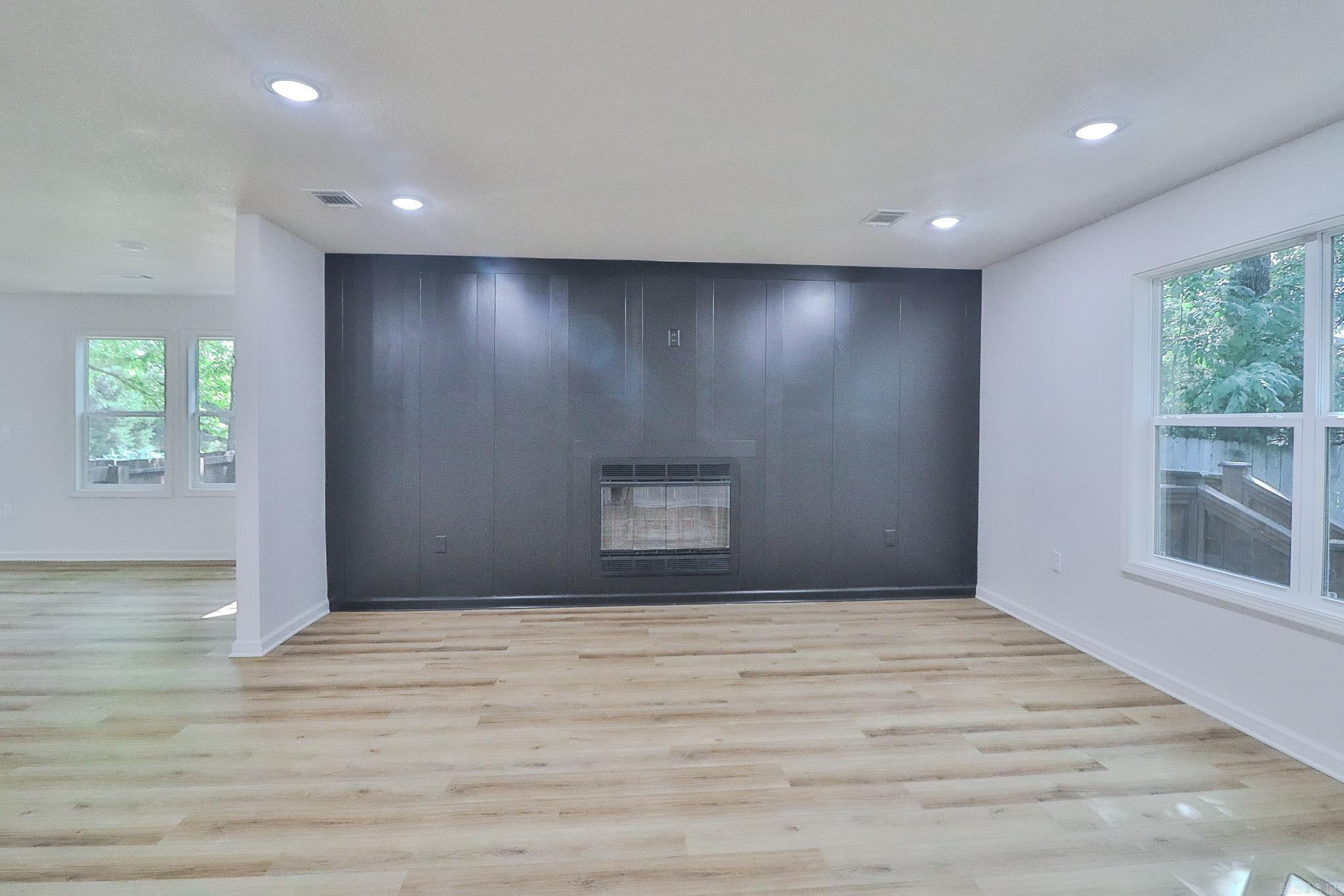HUNTERS RUN ADDITION - Residential