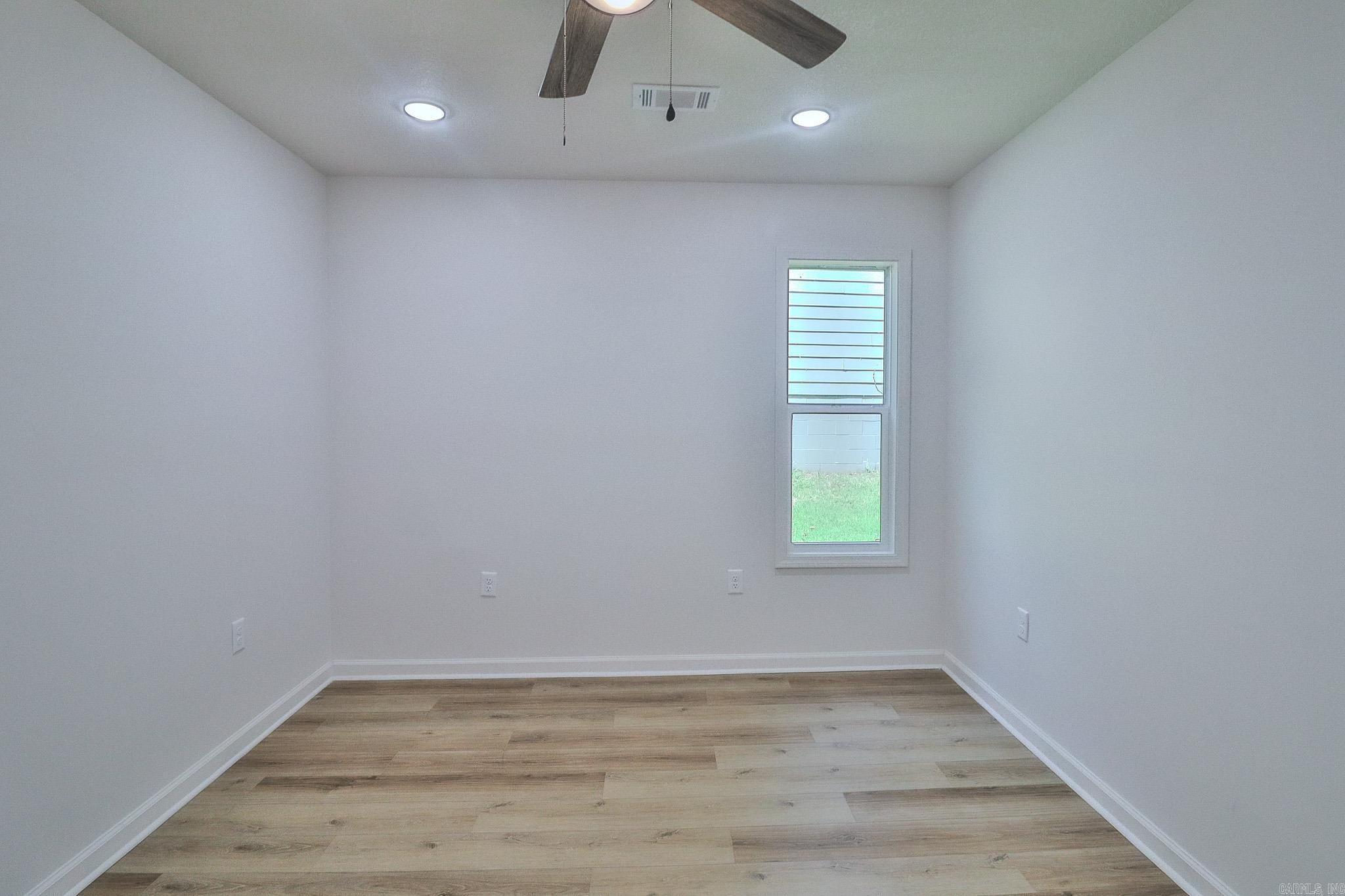 HUNTERS RUN ADDITION - Residential