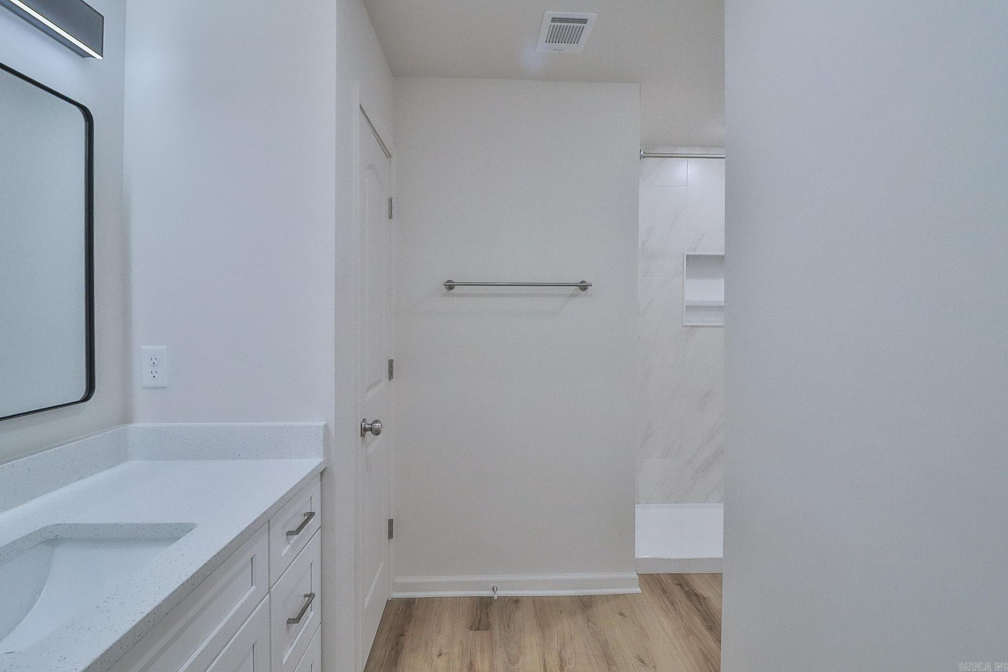 HUNTERS RUN ADDITION - Residential