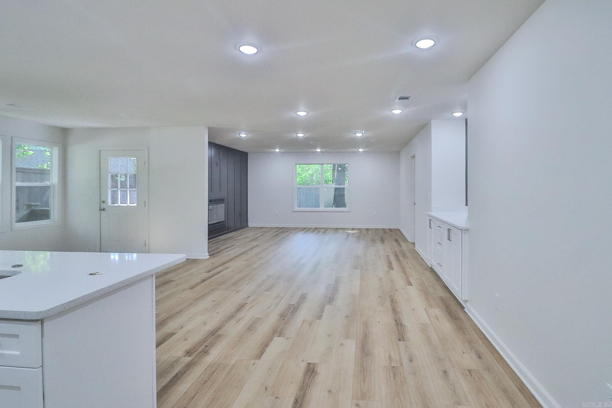 HUNTERS RUN ADDITION - Residential