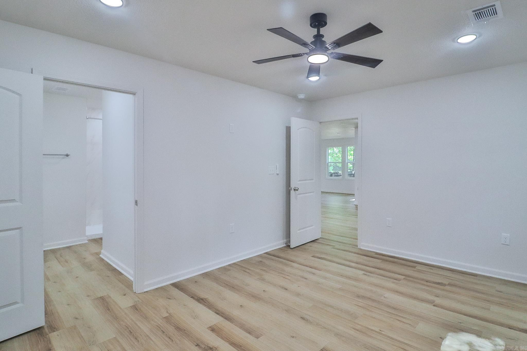 HUNTERS RUN ADDITION - Residential