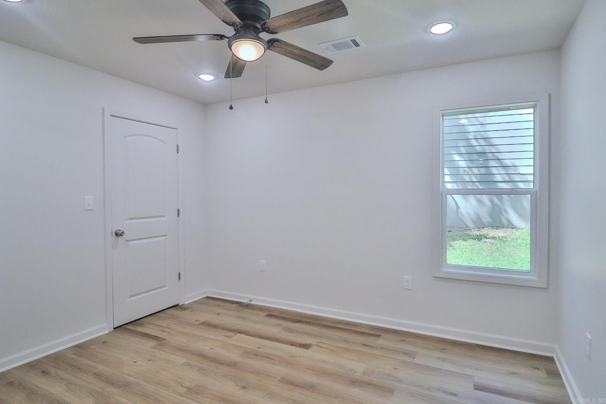 HUNTERS RUN ADDITION - Residential