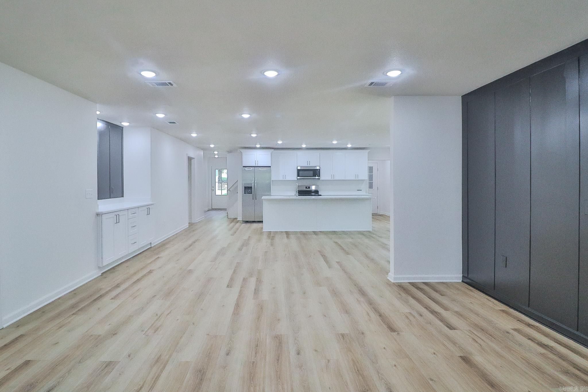 HUNTERS RUN ADDITION - Residential