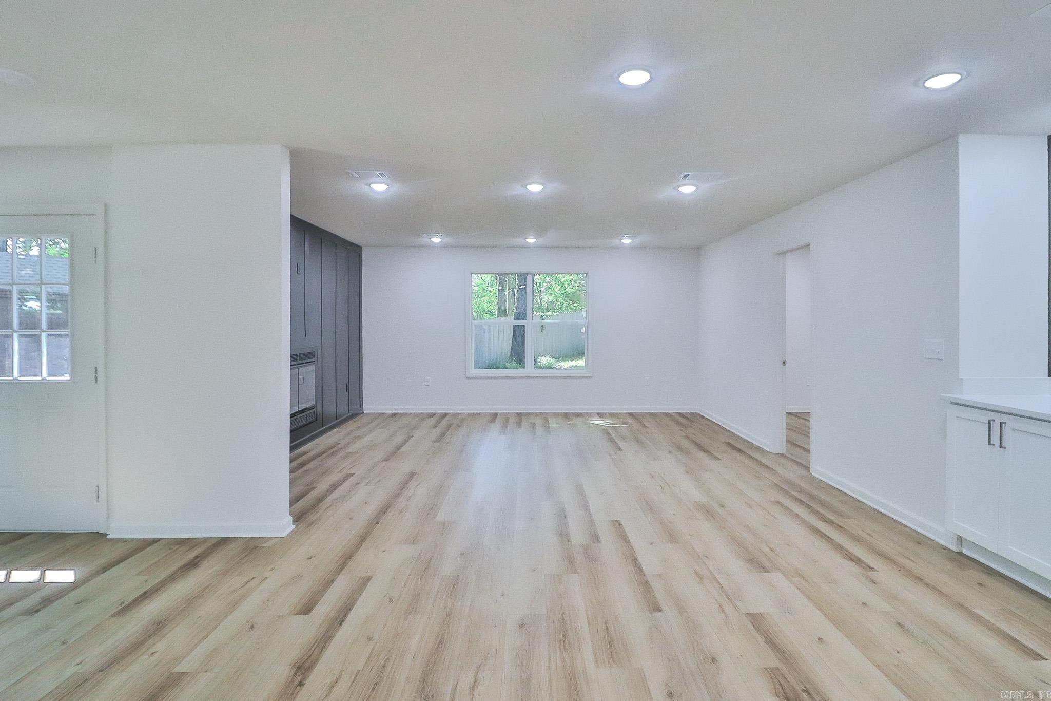 HUNTERS RUN ADDITION - Residential