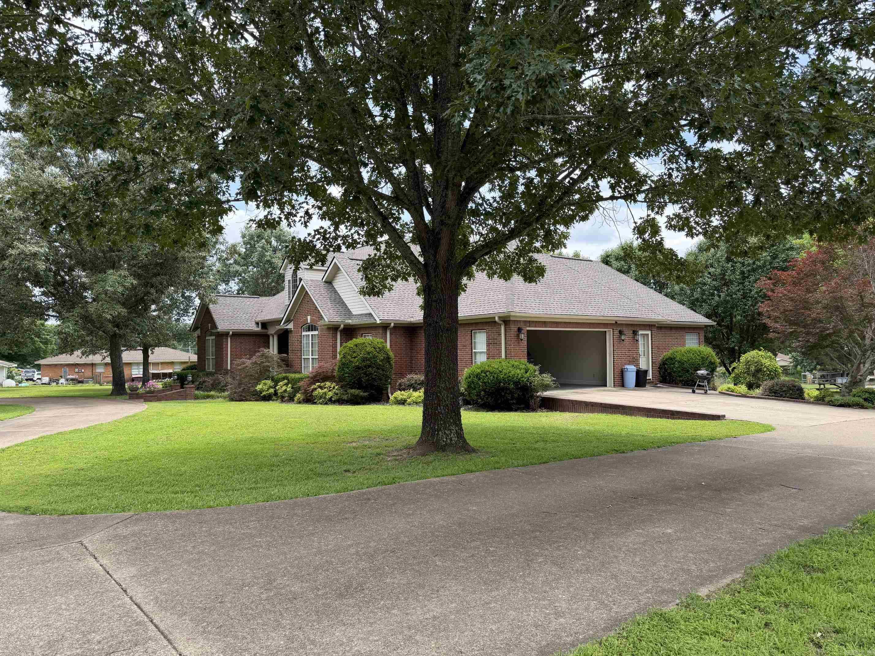 EAST SIDE - Residential