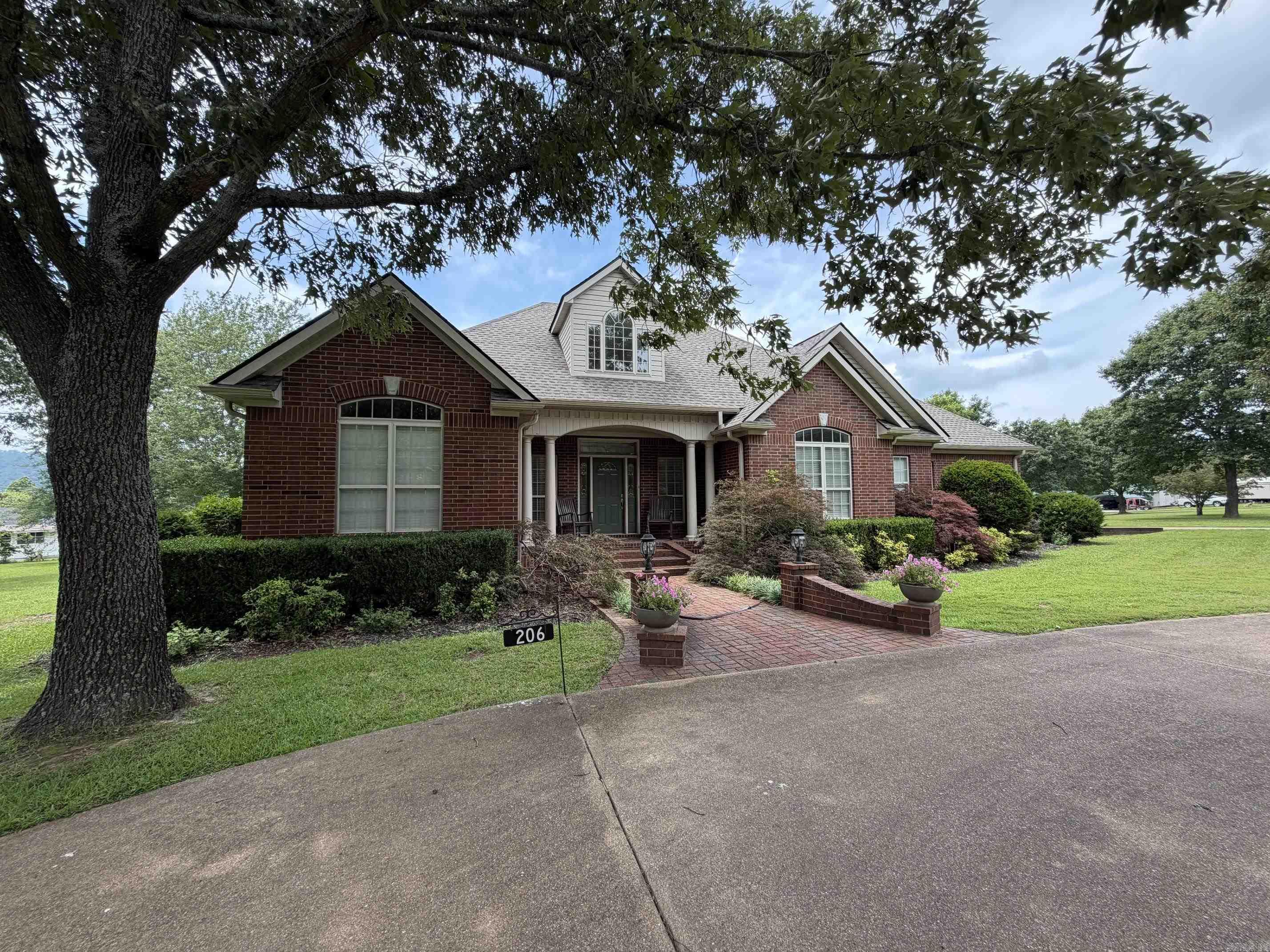 EAST SIDE - Residential