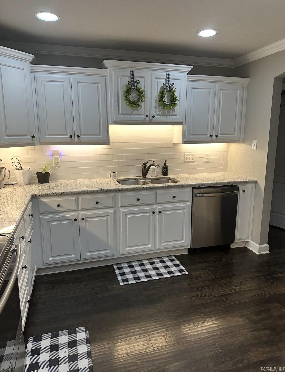 HUNTINGTON PLACE - Residential