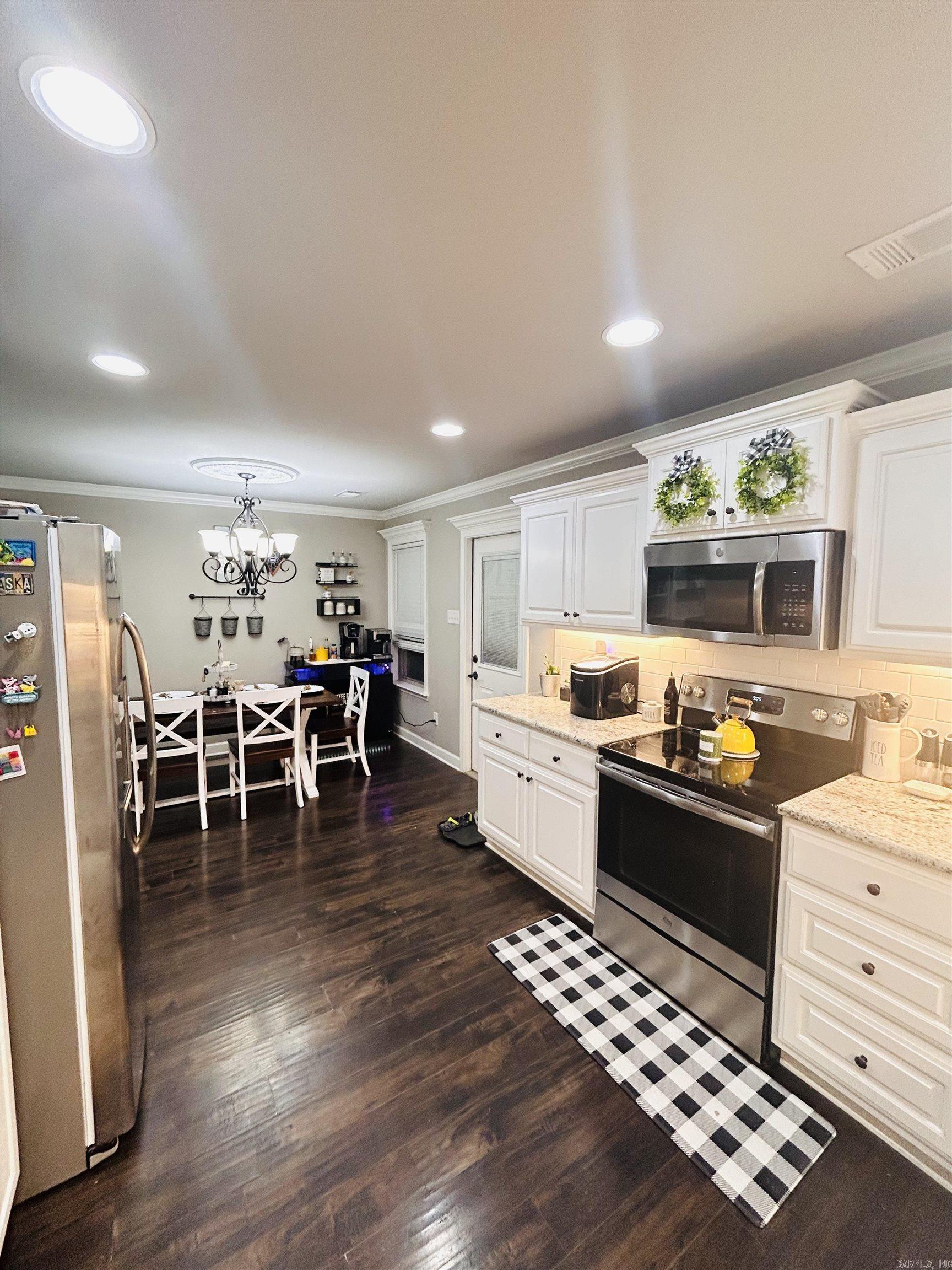HUNTINGTON PLACE - Residential