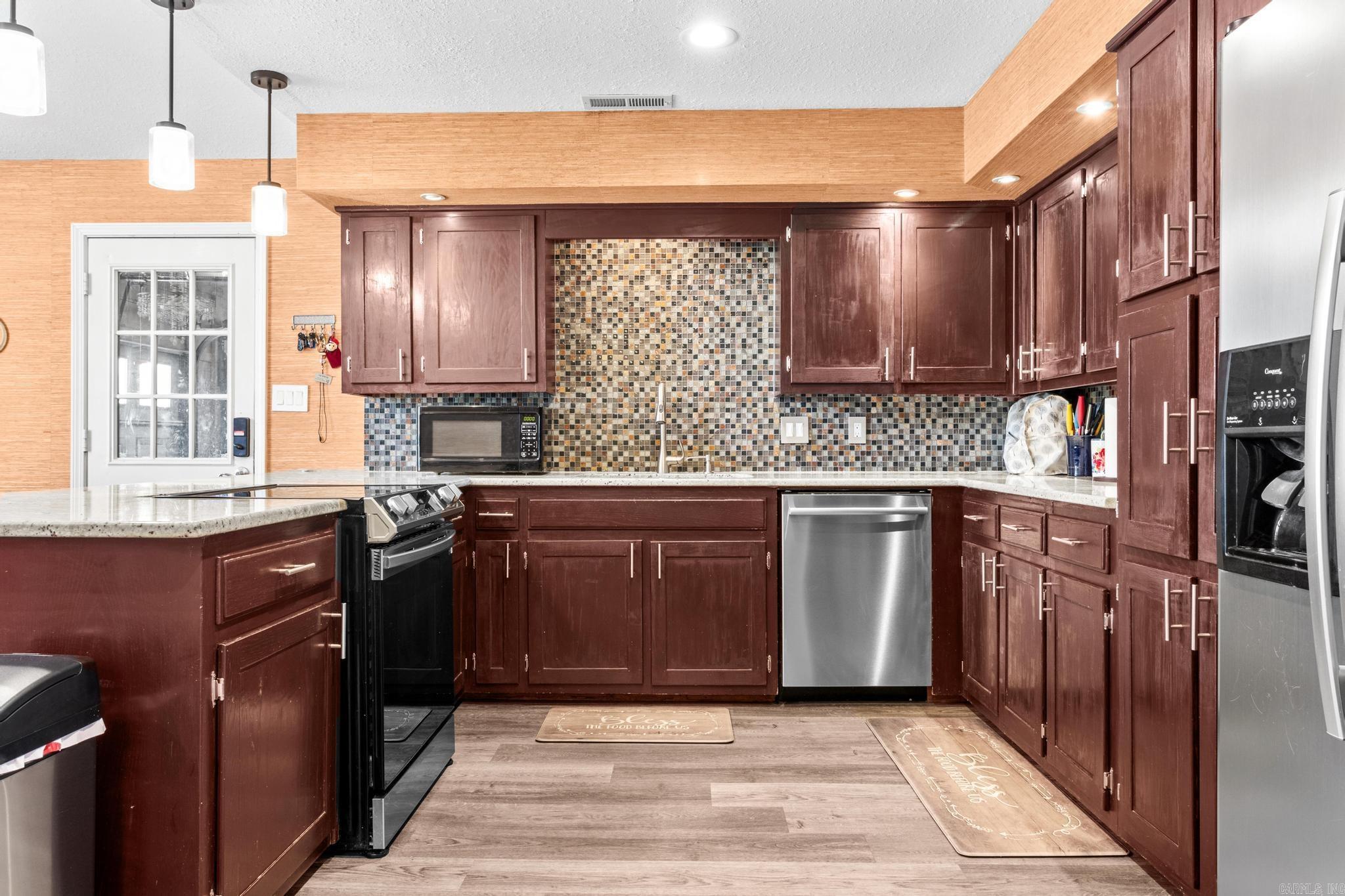 BLACKWOOD & BONE - Residential