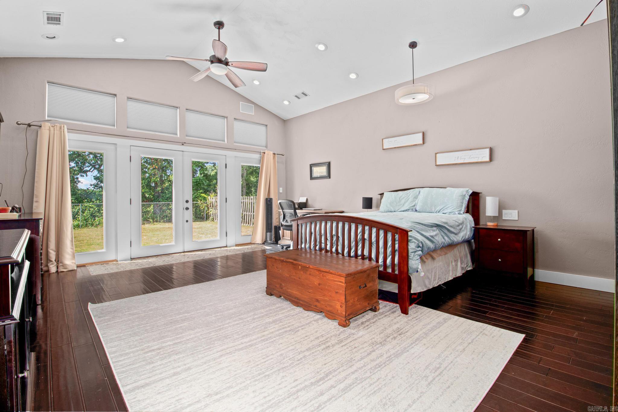 BLACKWOOD & BONE - Residential