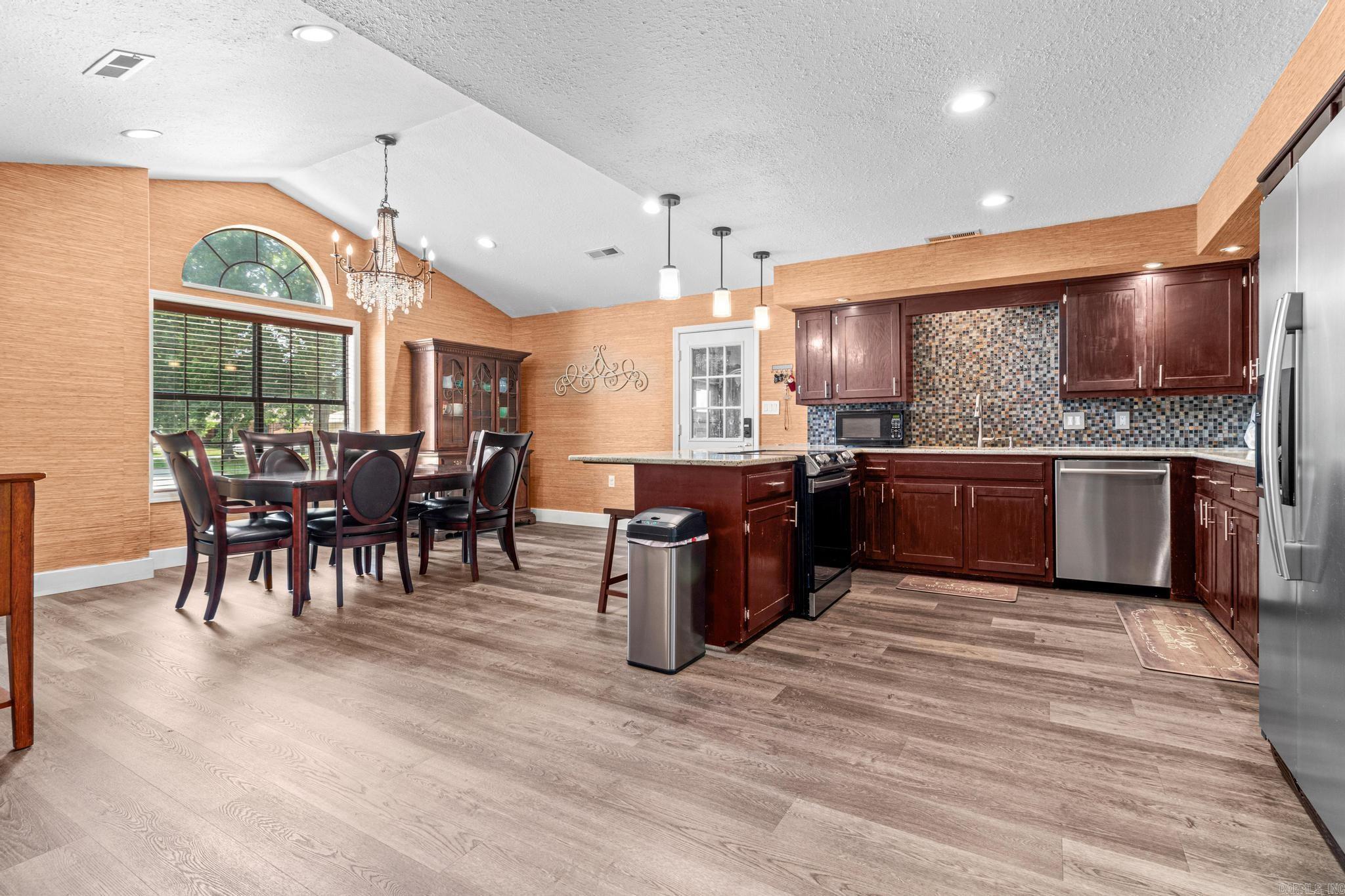 BLACKWOOD & BONE - Residential