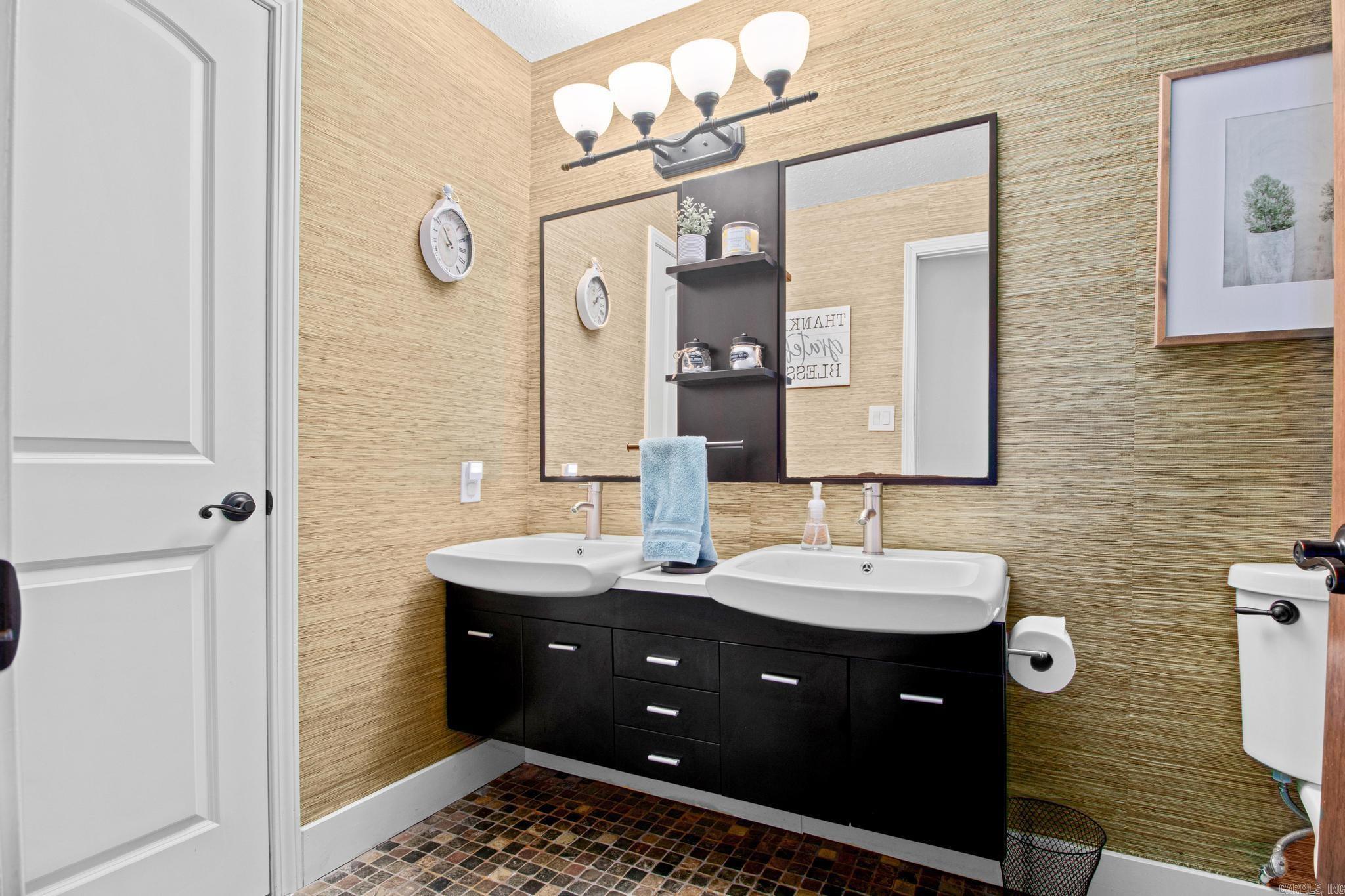 BLACKWOOD & BONE - Residential