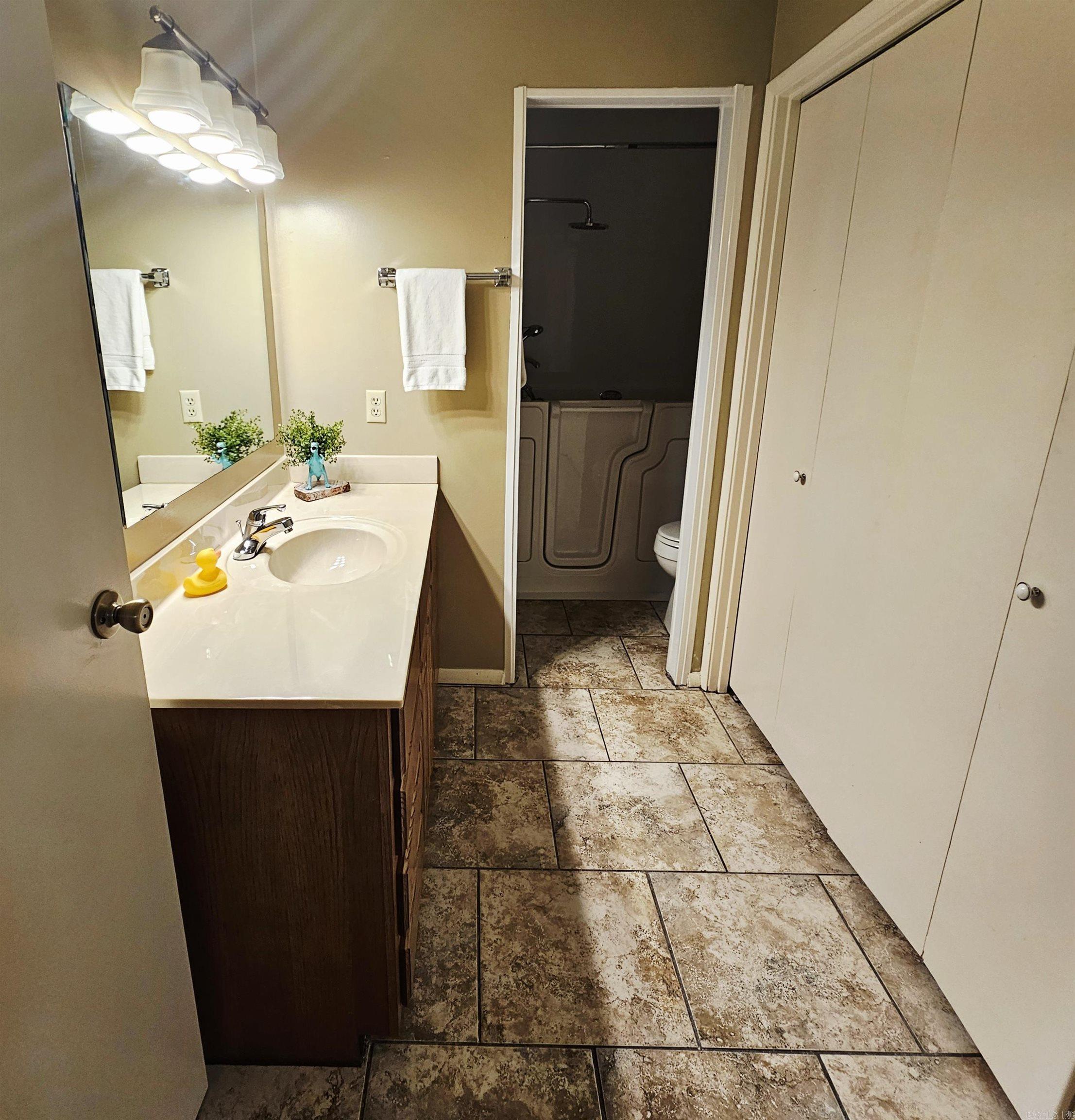 Lakewood Hills Condo - Residential