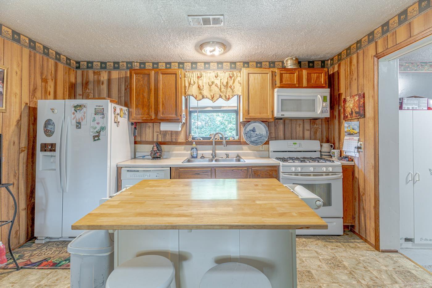 WOODHAVEN ESTATES - Residential