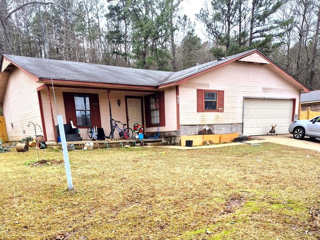 Charming 3-bedroom, 2-bathroom home located at 7909 Claybrook Rd in Mabelvale, AR. This inviting property offers a spacious floor plan with a bright and airy living area, perfect for both relaxing and entertaining. This home is located in a quiet, yet accessible area, offering the perfect balance of rural tranquility and proximity to local amenities, schools, and shopping. A wonderful opportunity for anyone seeking a comfortable and convenient home in Mabelvale! Don't miss out on this fantastic property!