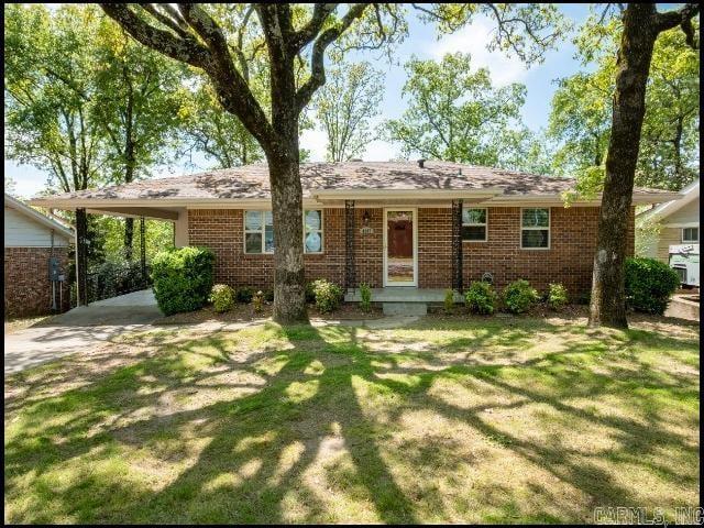 *NORTH LITTLE ROCK* NICE HOME LOCATED IN LAKEWOOD NEIGHBORHOOD!! This 3 Bedroom And 2.5 Bath Home Features Over 1900 Square Feet Of Living Space! Kitchen Comes Equipped With Wall Oven And Electric Cooktop, Stainless Steel Refrigerator, And Dishwasher! Eat-In Dining Area! Downstairs Bonus Room That Could Be Used As An Extra Bedroom! Large Fenced Backyard! 1 Car Carport For Parking! PET FRIENDLY! AVAILABLE NOW!!! <a href='https://raineyrealty.com/virtualtour.php?r=2lvZ7R'> Click here for a 360° Virtual Tour</a>