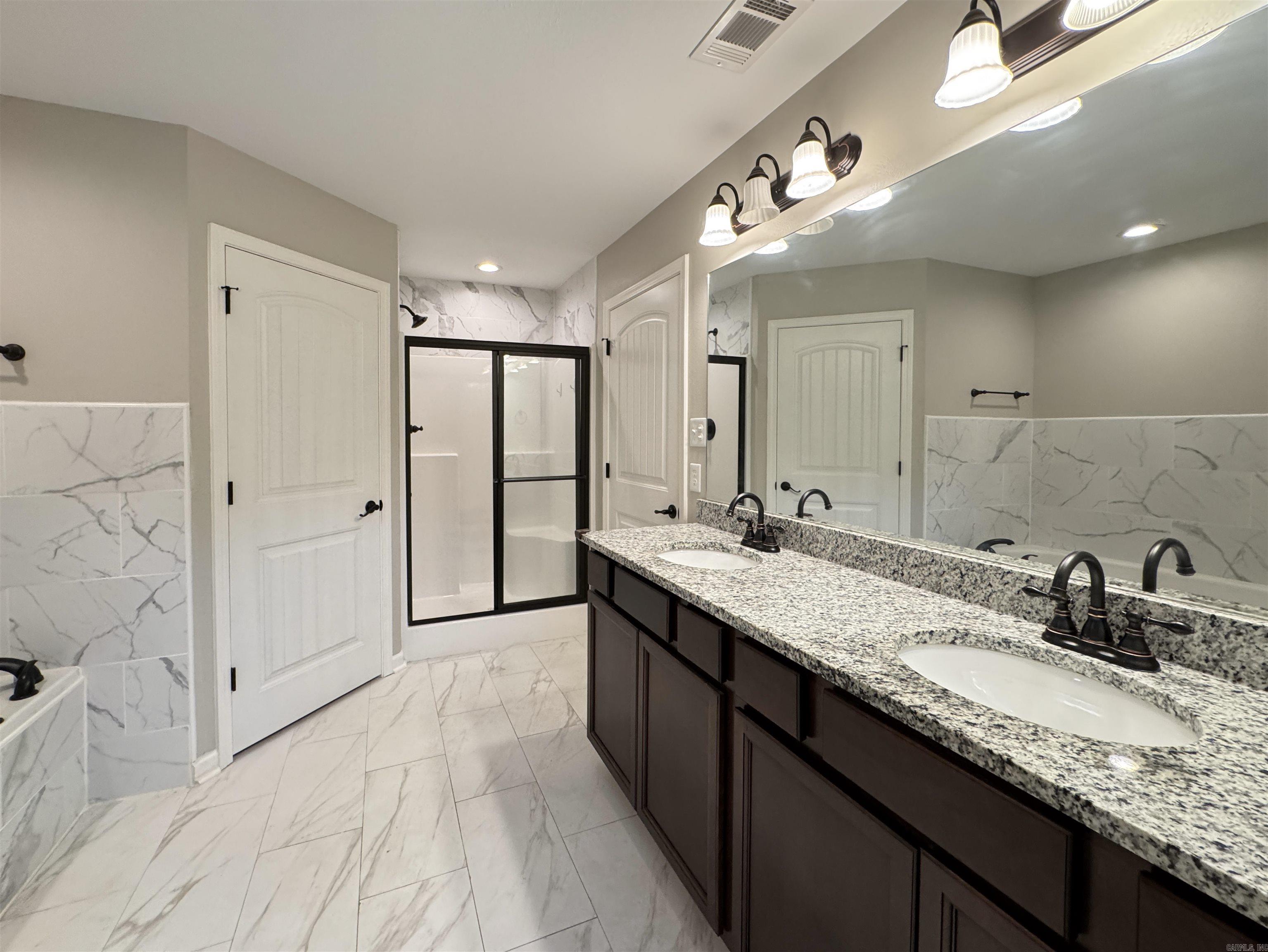 HAMILTON PARK - Residential