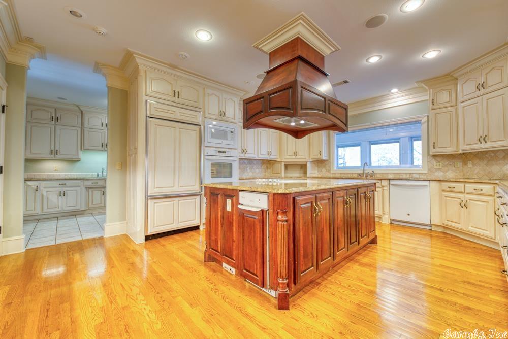 BUSHWOOD ESTATES - Residential