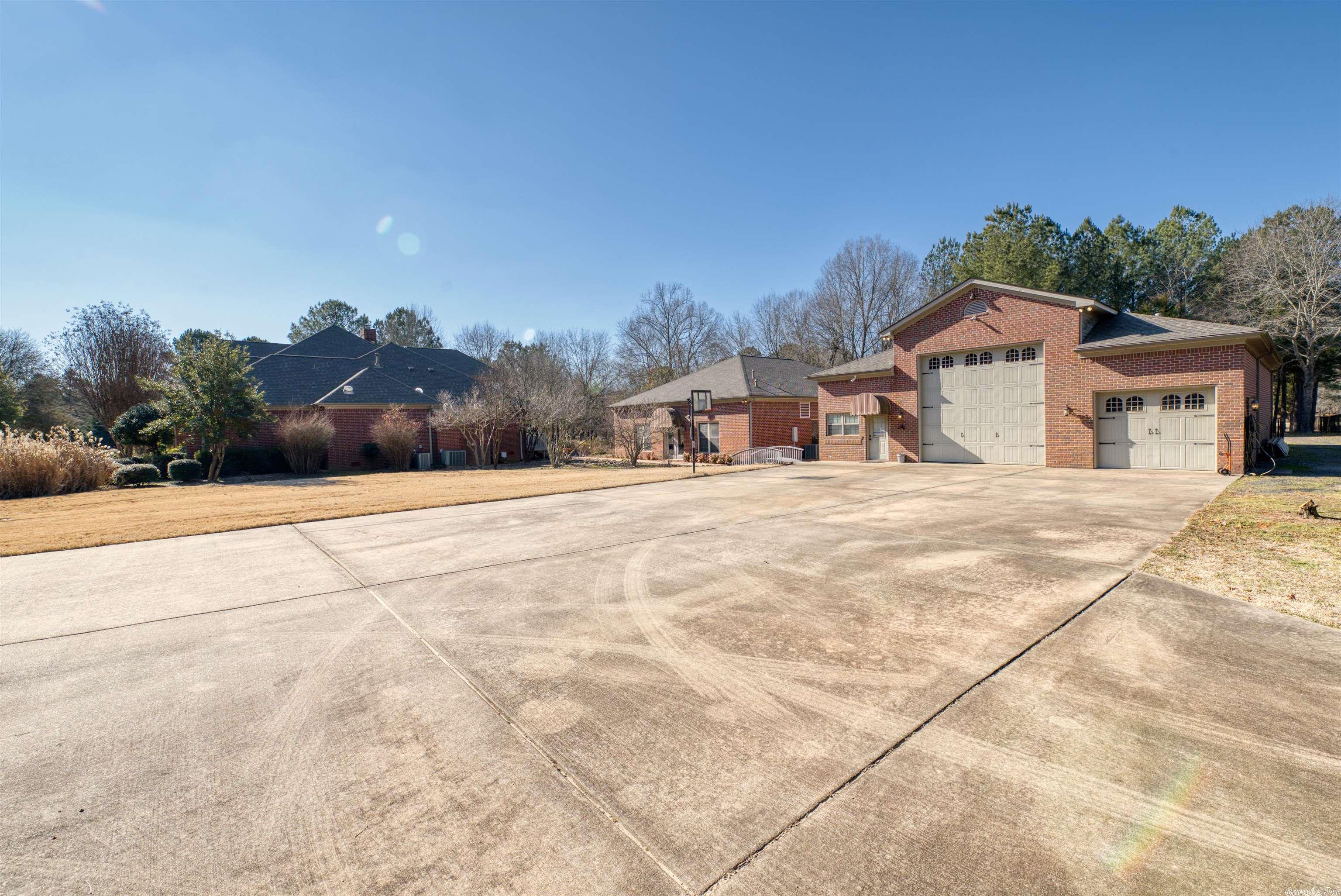 BUSHWOOD ESTATES - Residential
