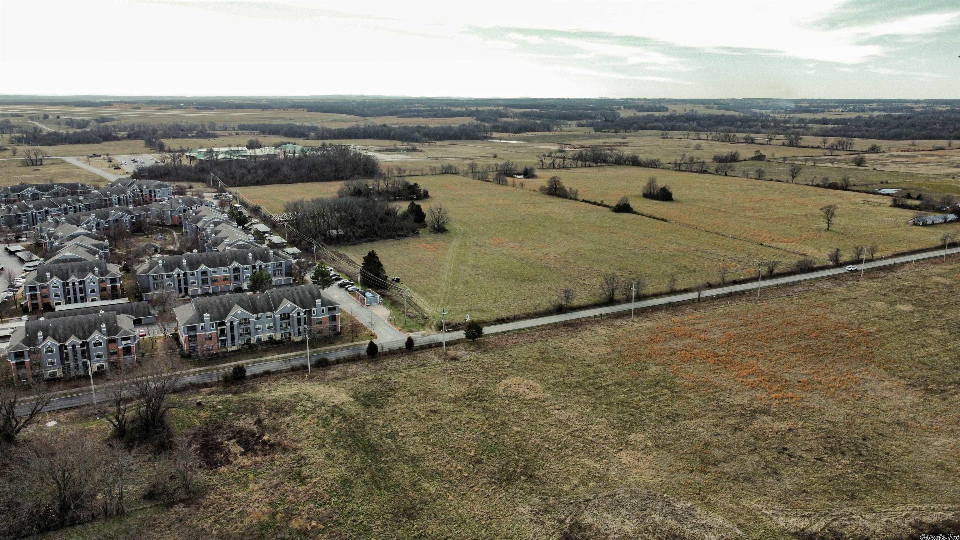 BENTON - Land