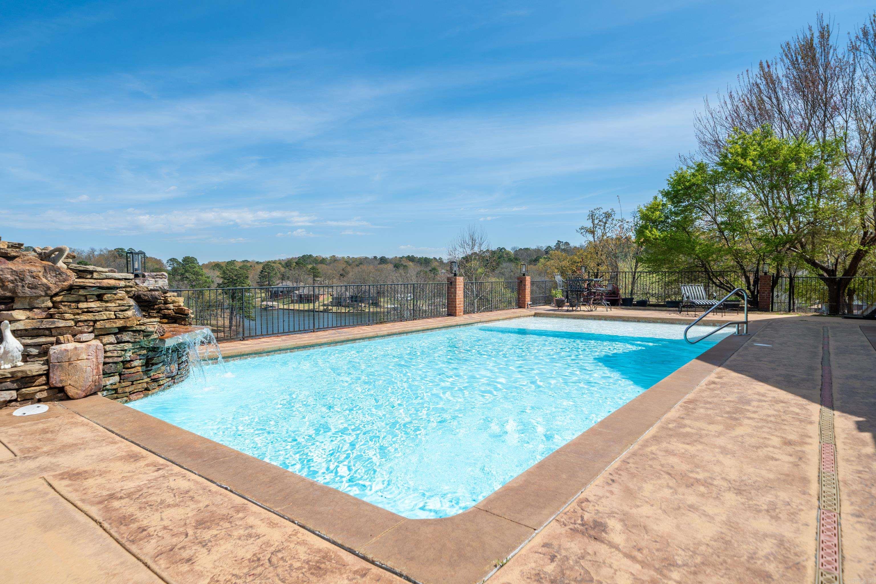 HUNTER HEIGHTS - Residential
