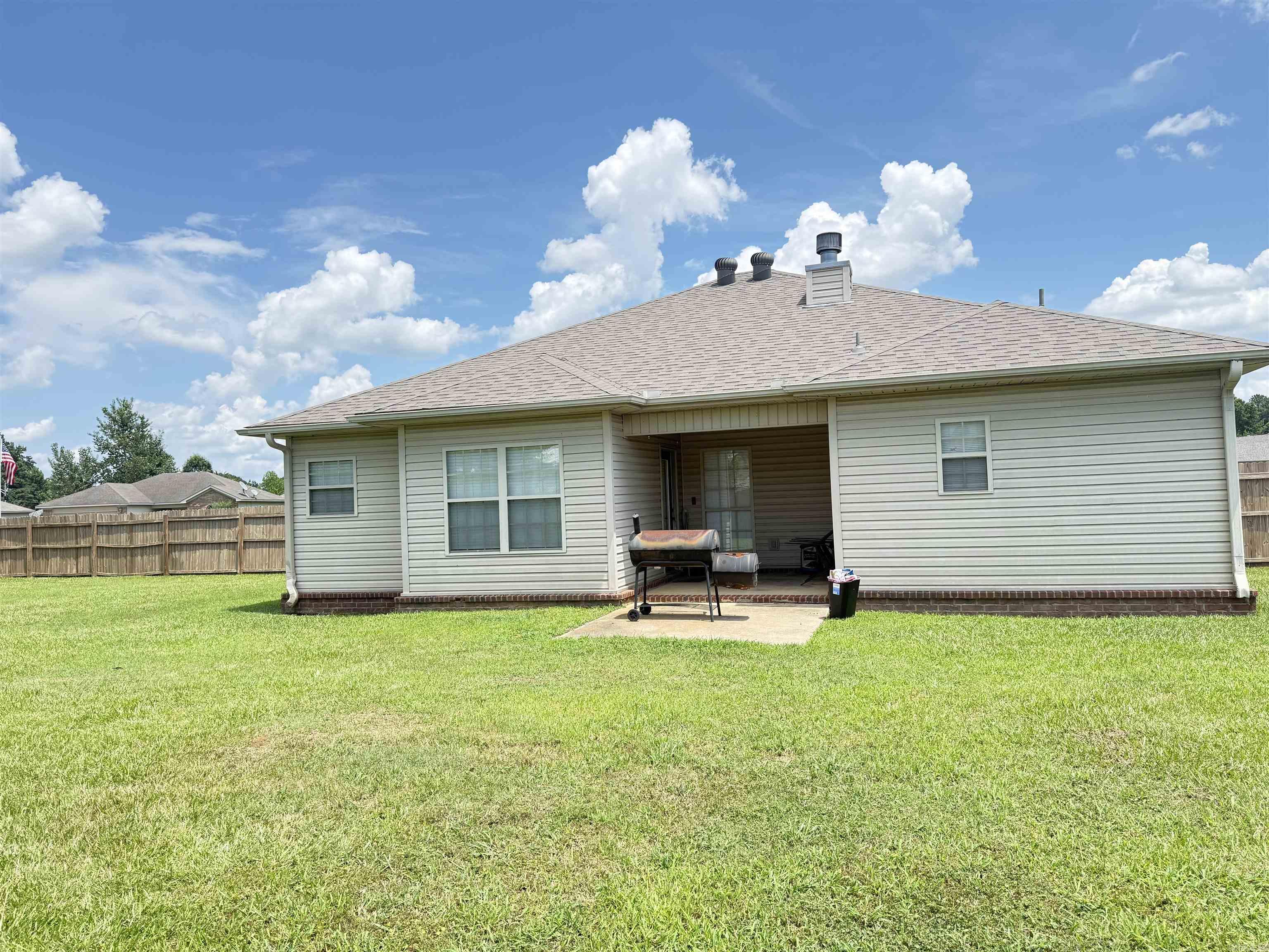 WILLOW LAKE - Residential