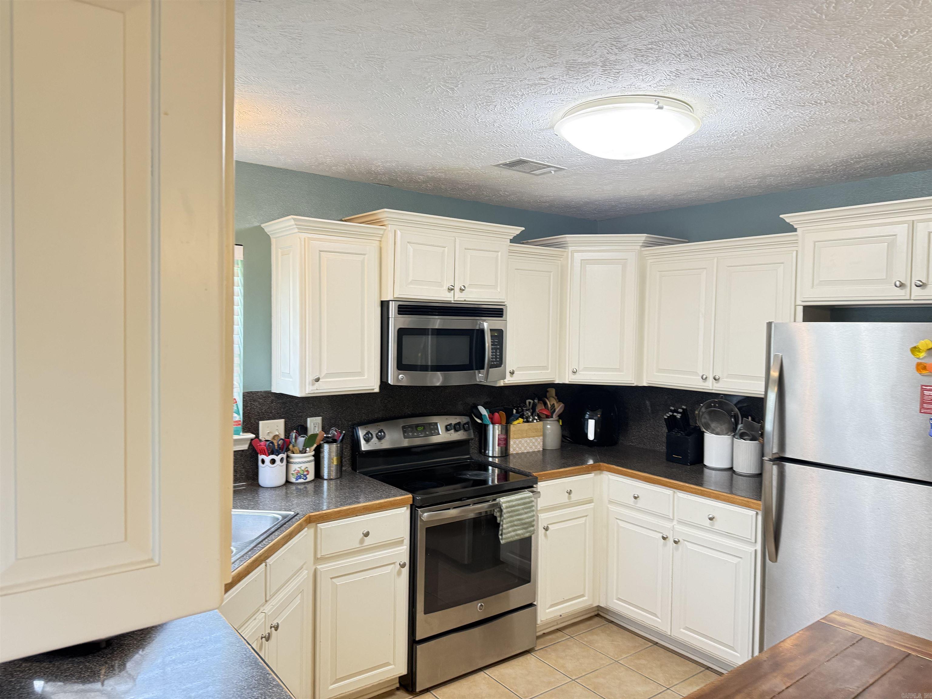 WILLOW LAKE - Residential