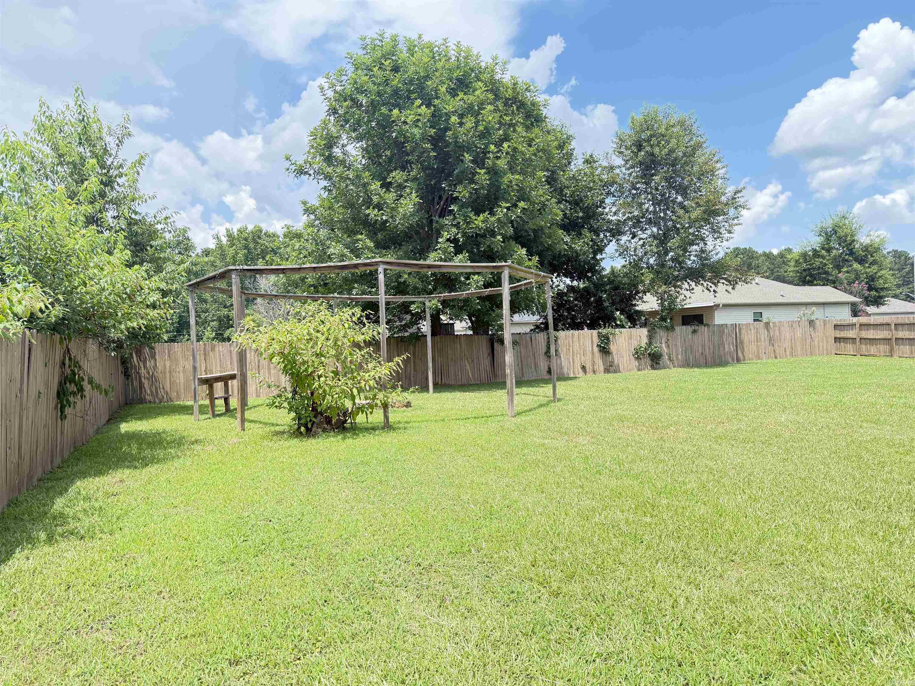 WILLOW LAKE - Residential