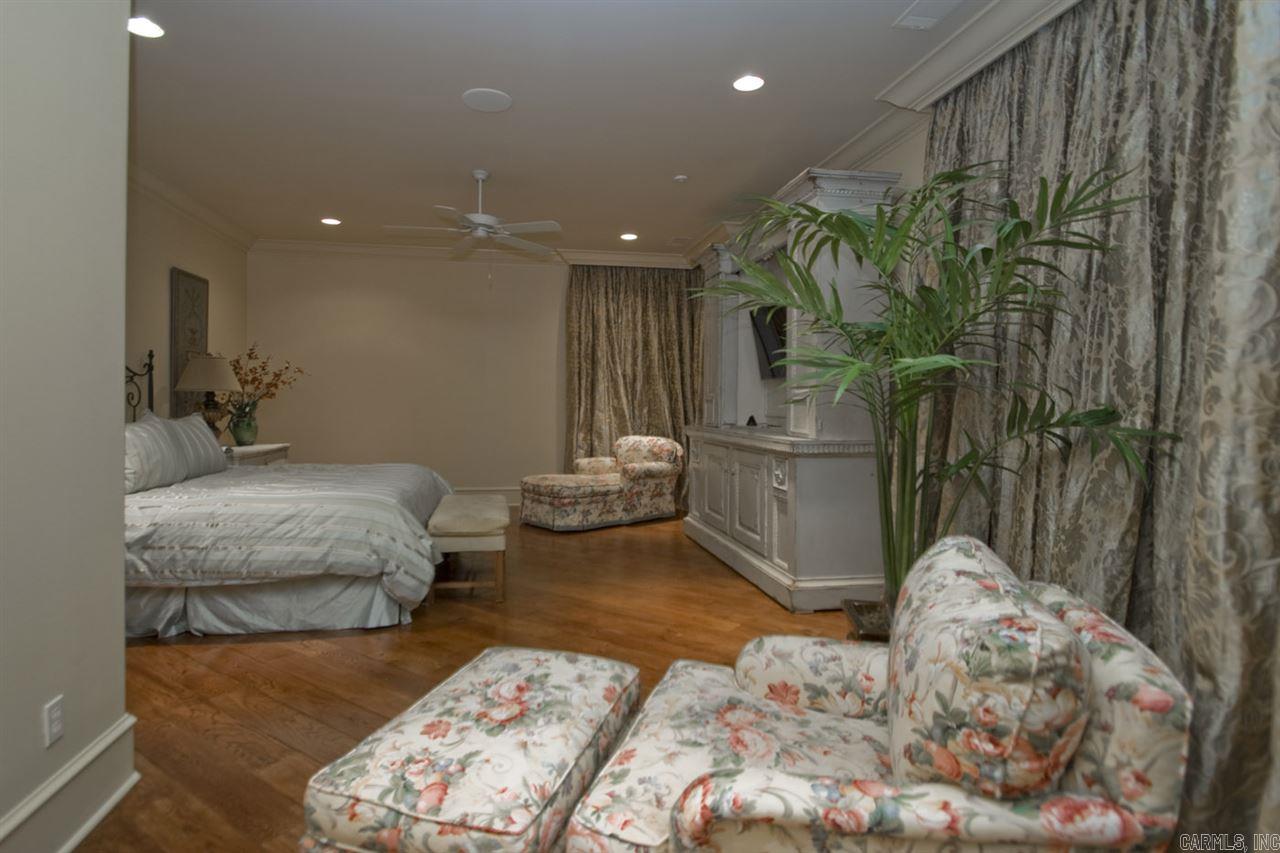 CHENAL VALLEY SOLOGNE CIRCLE - Residential