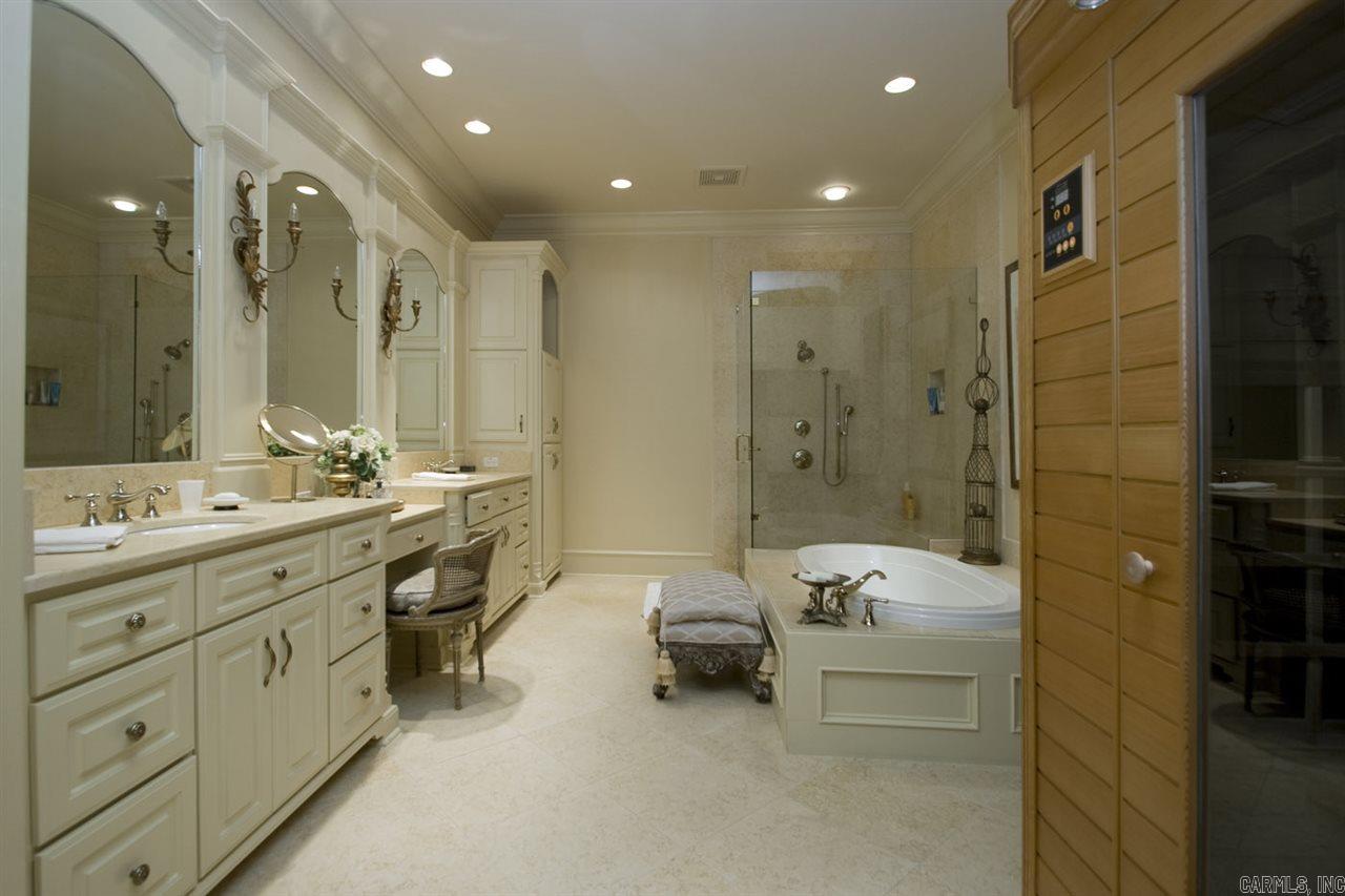 CHENAL VALLEY SOLOGNE CIRCLE - Residential